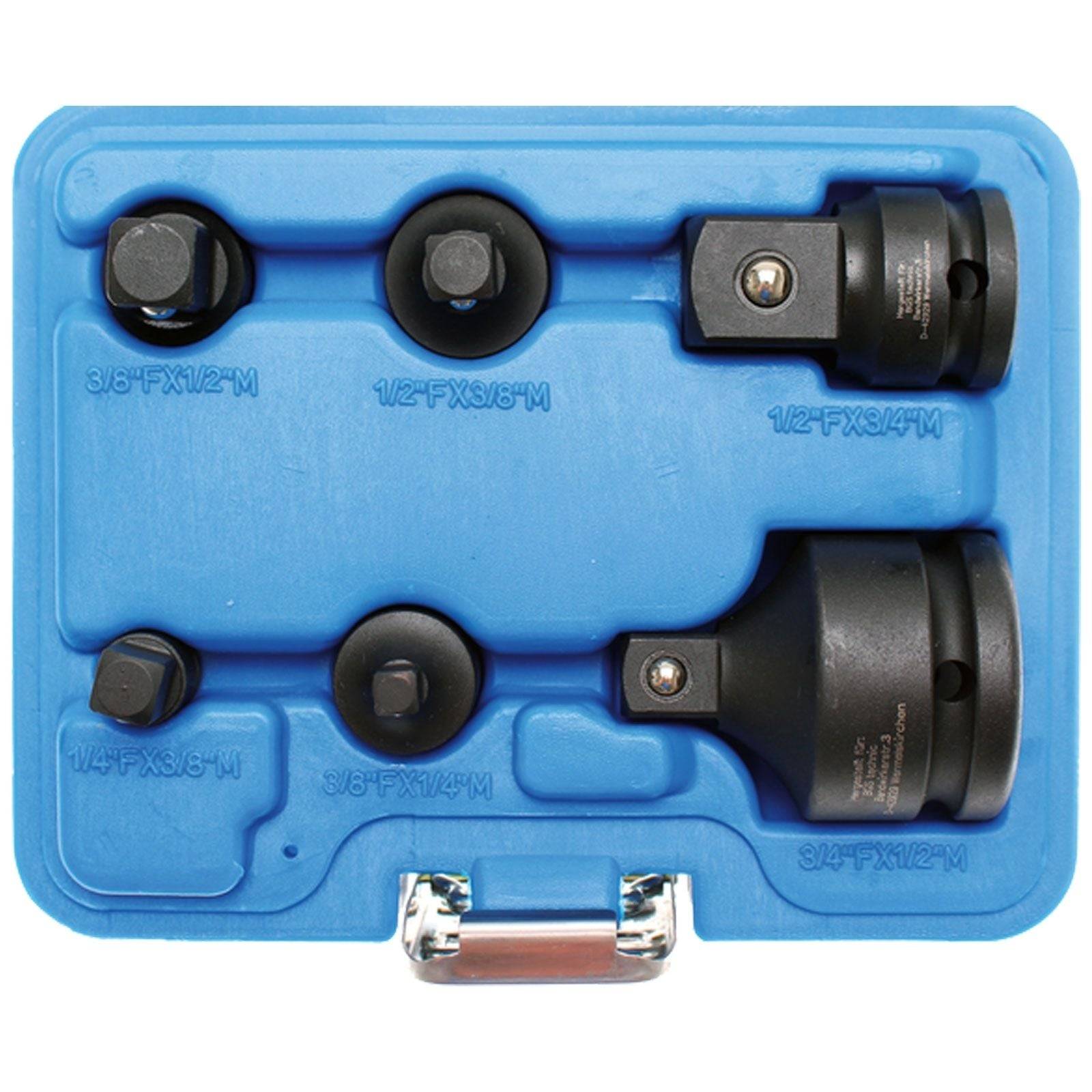Eine blaue Kunststoffbox enthält fünf schwarze Socketadapter, die in vorgesehenen Fächern angeordnet sind und für unterschiedliche Sockelgrößenanpassungen bei Automotive-Werkzeugen verwendet werden.