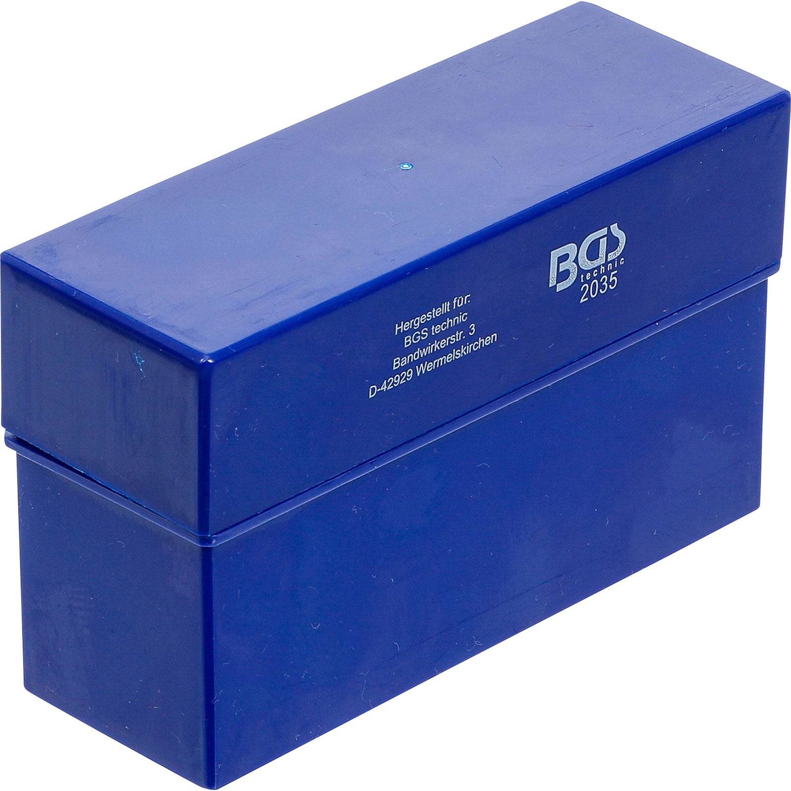 Eine blaue rechteckige Werkzeug-Aufbewahrungsbox mit dem Aufdruck 'BGS technic 2035' an der Seite. Entwickelt zum sicheren Organisieren und Aufbewahren von Werkzeugen.