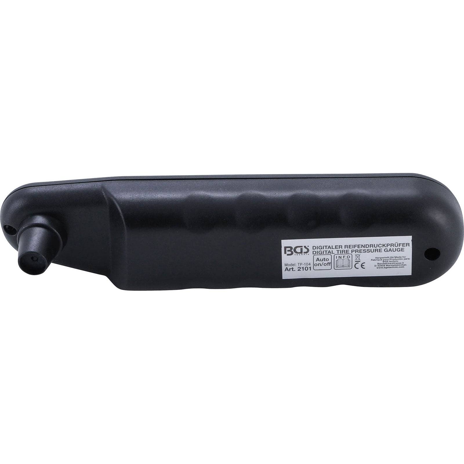 Ein digitales Reifendruckmessgerät mit schwarzem Gehäuse, ergonomischem Griff und Etikett mit technischen Spezifikationen.