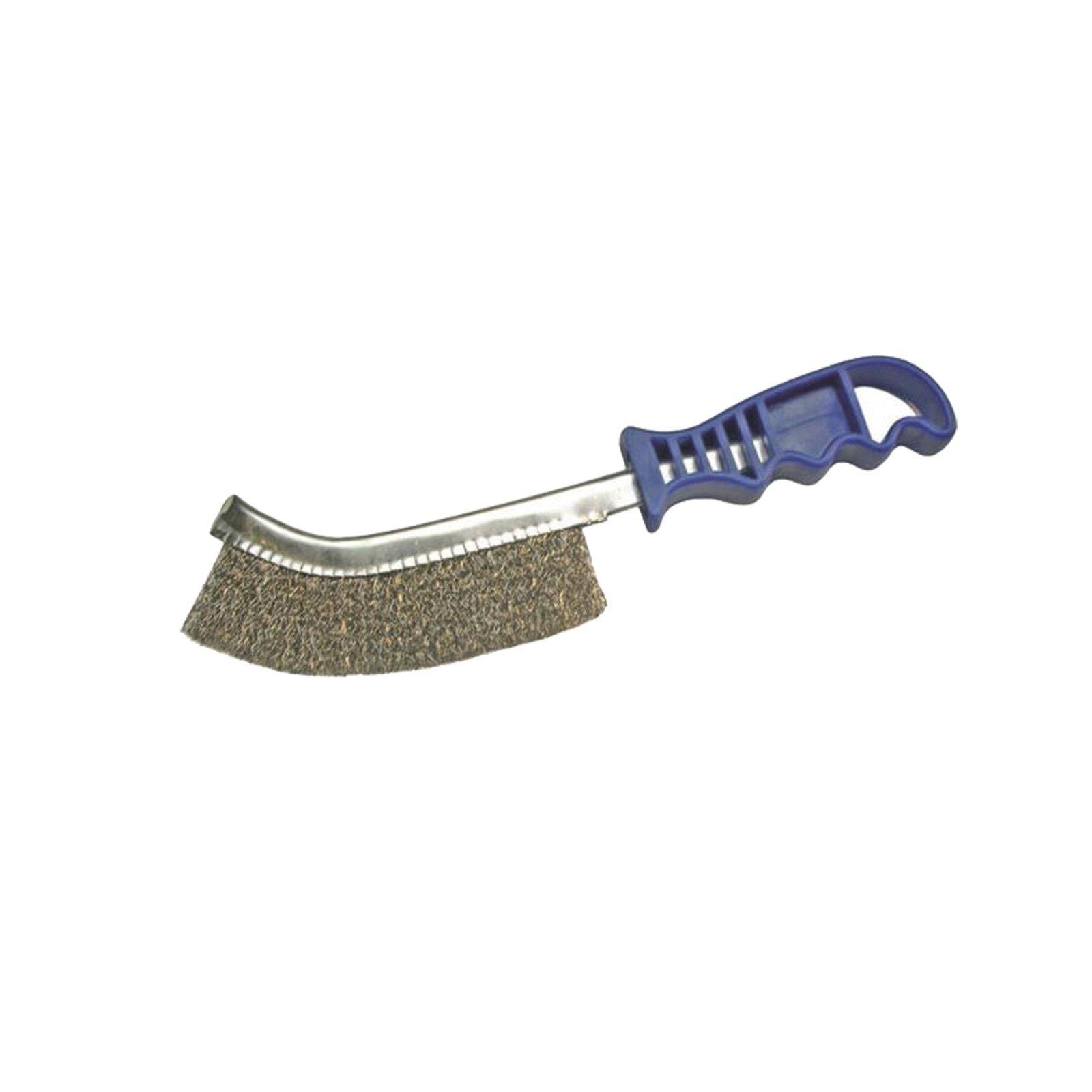 Eine blaugriffige Drahtbürste mit einem gebogenen Metallkopf, die zum Reinigen von Oberflächen und zum Entfernen von Rost oder Farbe verwendet wird.