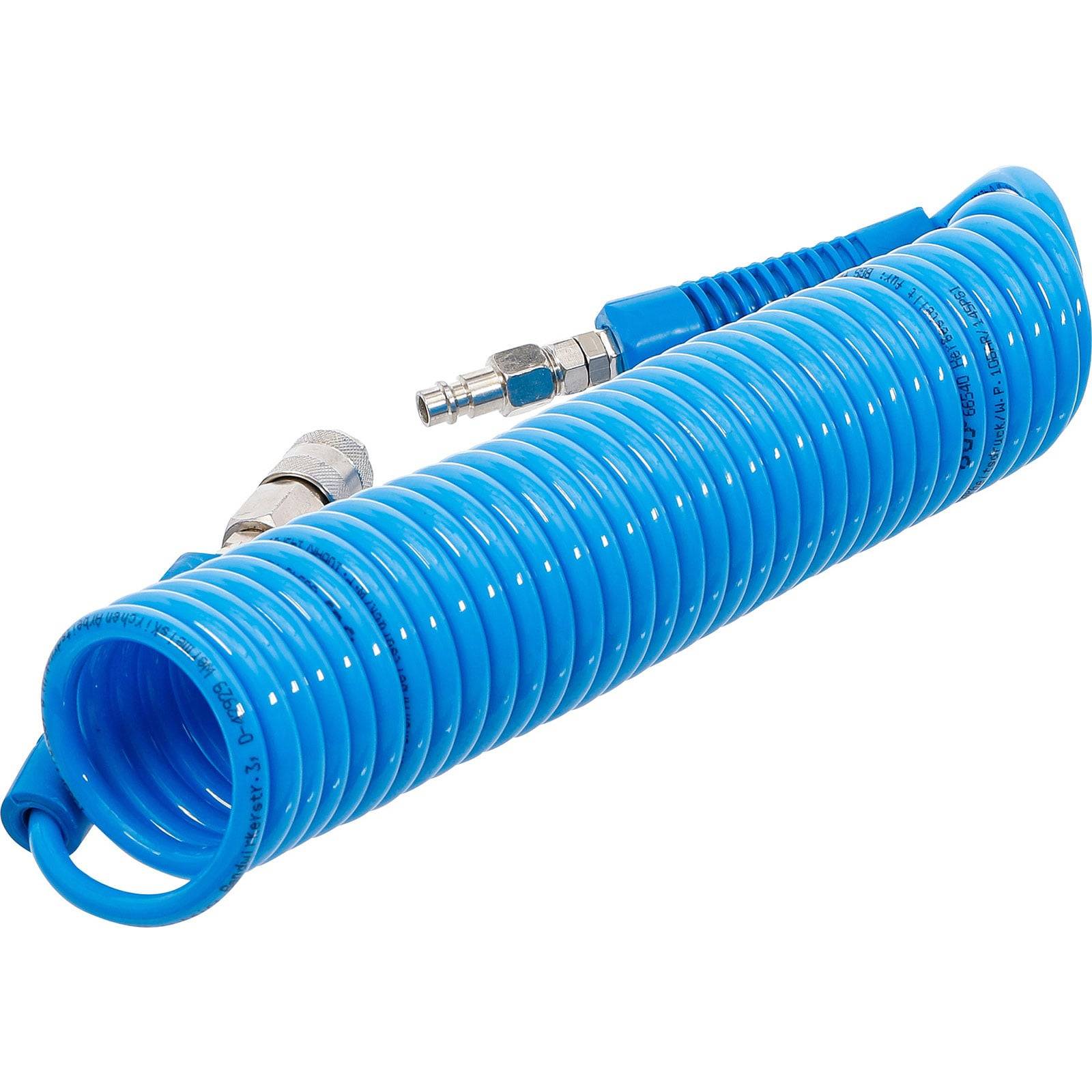 Ein blauer gewickelter Luftschlauch mit Metallverbindern an jedem Ende, verwendet für Druckluftgeräte.