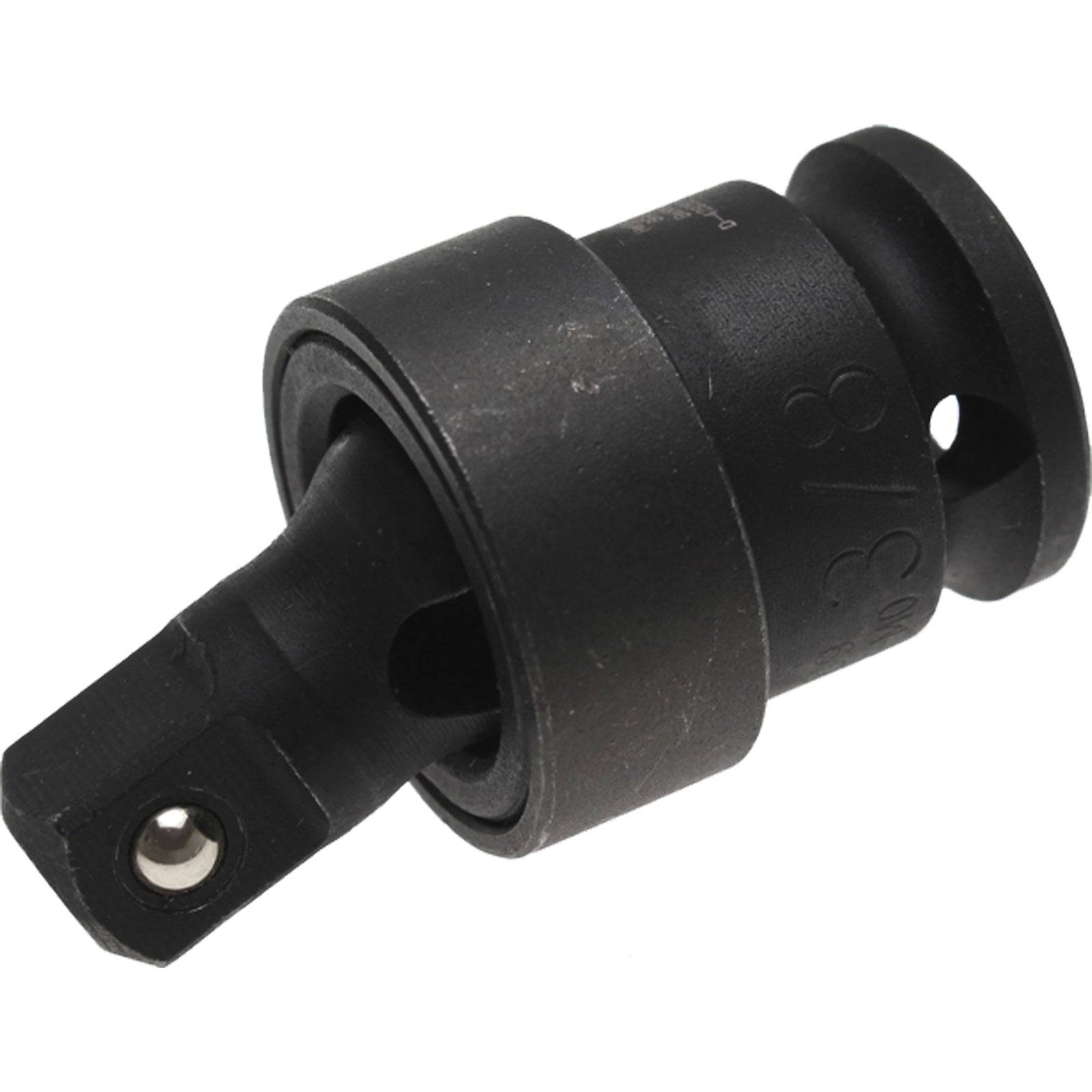 Ein schwarzer Schlagschrauber-Adapter mit 3/8 Zoll Aufnahme, der zum Verbinden einer Stecknuss mit einem Werkzeug verwendet wird und somit effizientes Anziehen oder Lösen von Befestigungen ermöglicht.