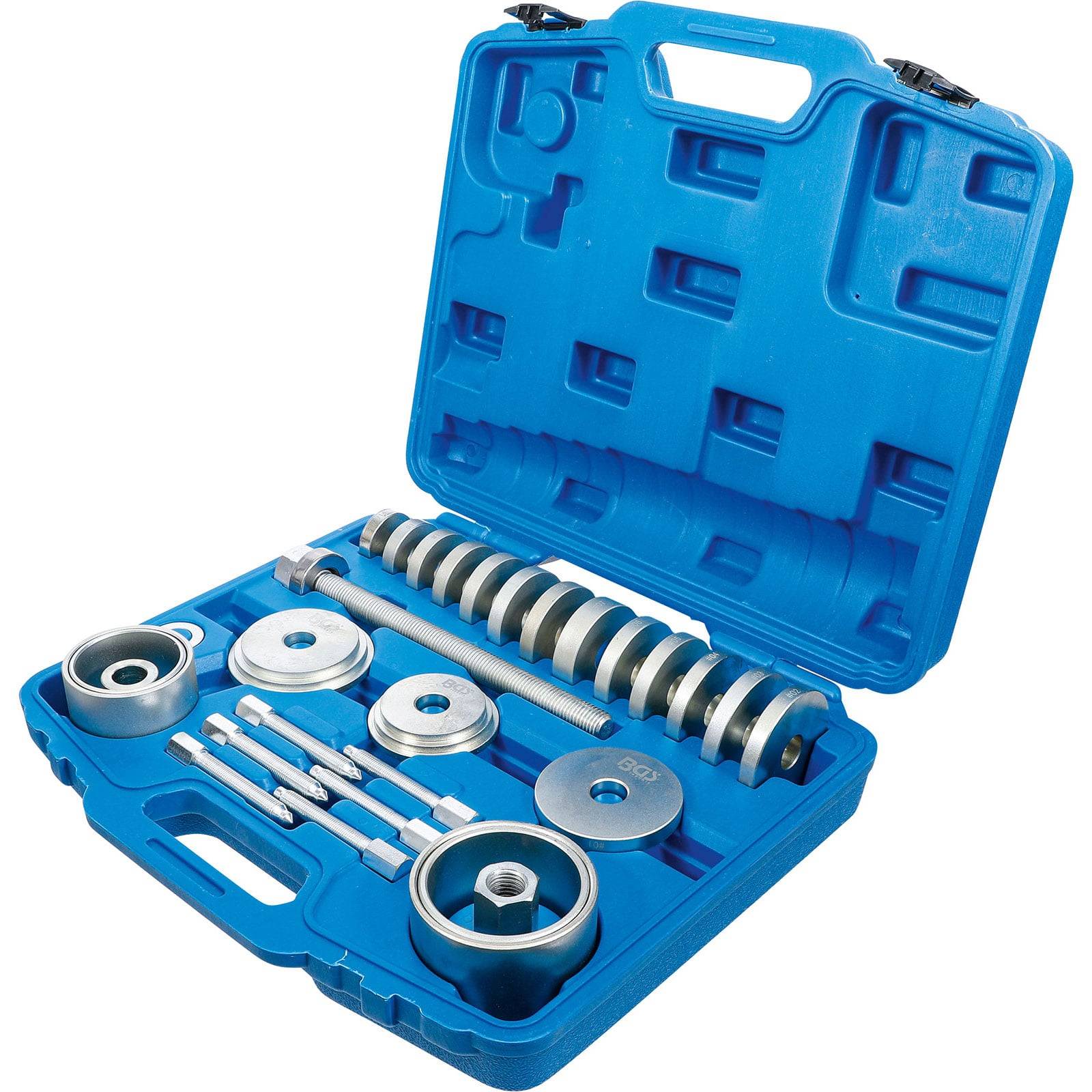 Blauer Kunststoff-Transportkoffer, der einen Satz metallischer Autotechniker-Werkzeuge enthält, darunter Stecknüsse, Verlängerungen und Adapter, in Fächern geordnet.