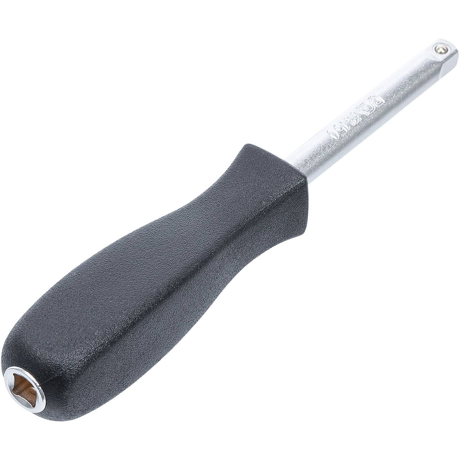 Ein schwarzgriffiger Steckschlüssel mit einem quadratischen Metallschaft, der für die Verwendung mit austauschbaren Einsätzen zum Drehen von Schrauben und Muttern entwickelt wurde.