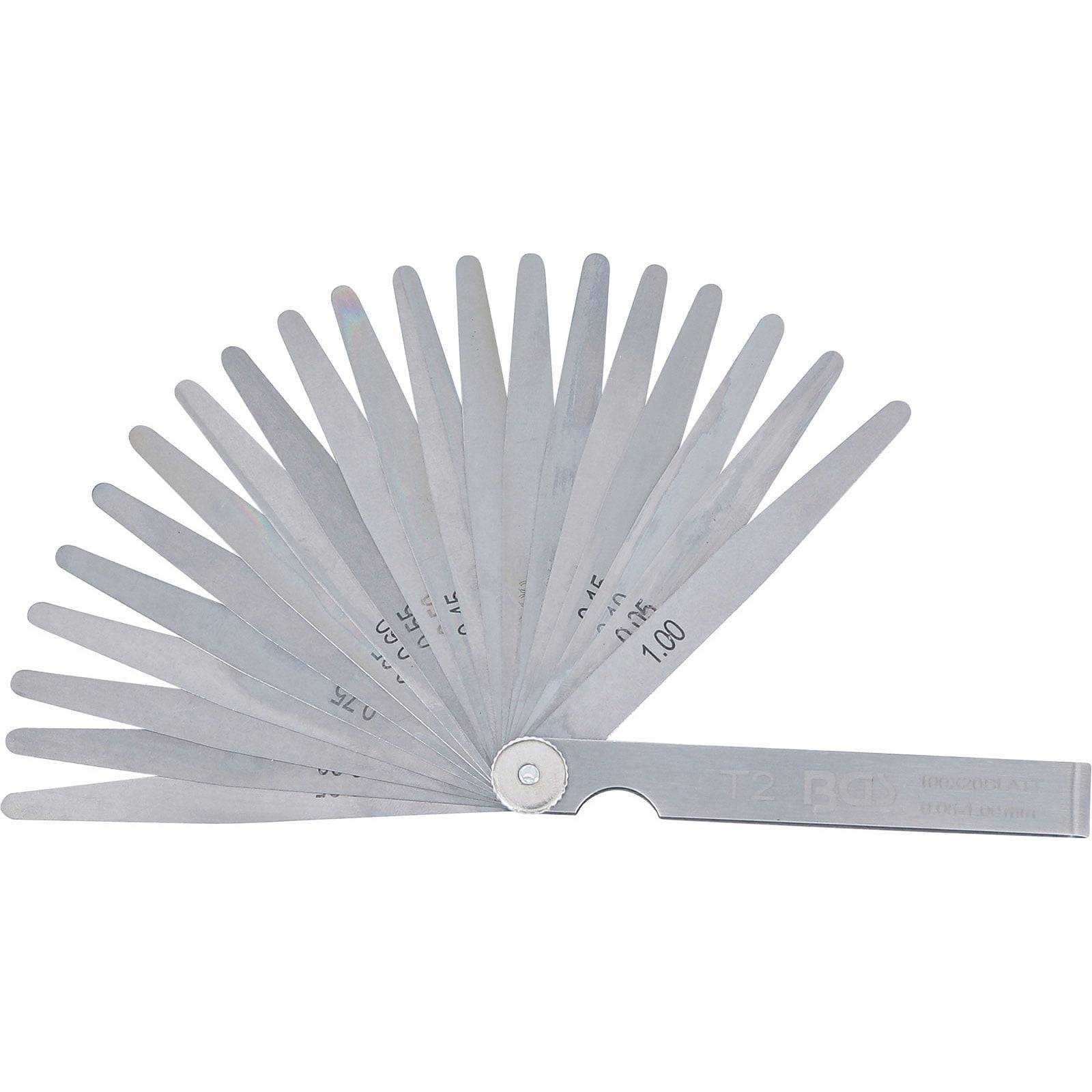 Ein Stahlfeuerzeug-Messschieber-Set aus Silbermetall mit mehreren ausgebreiteten Blattern, jeweils mit unterschiedlichen Dickenmessungen gekennzeichnet.