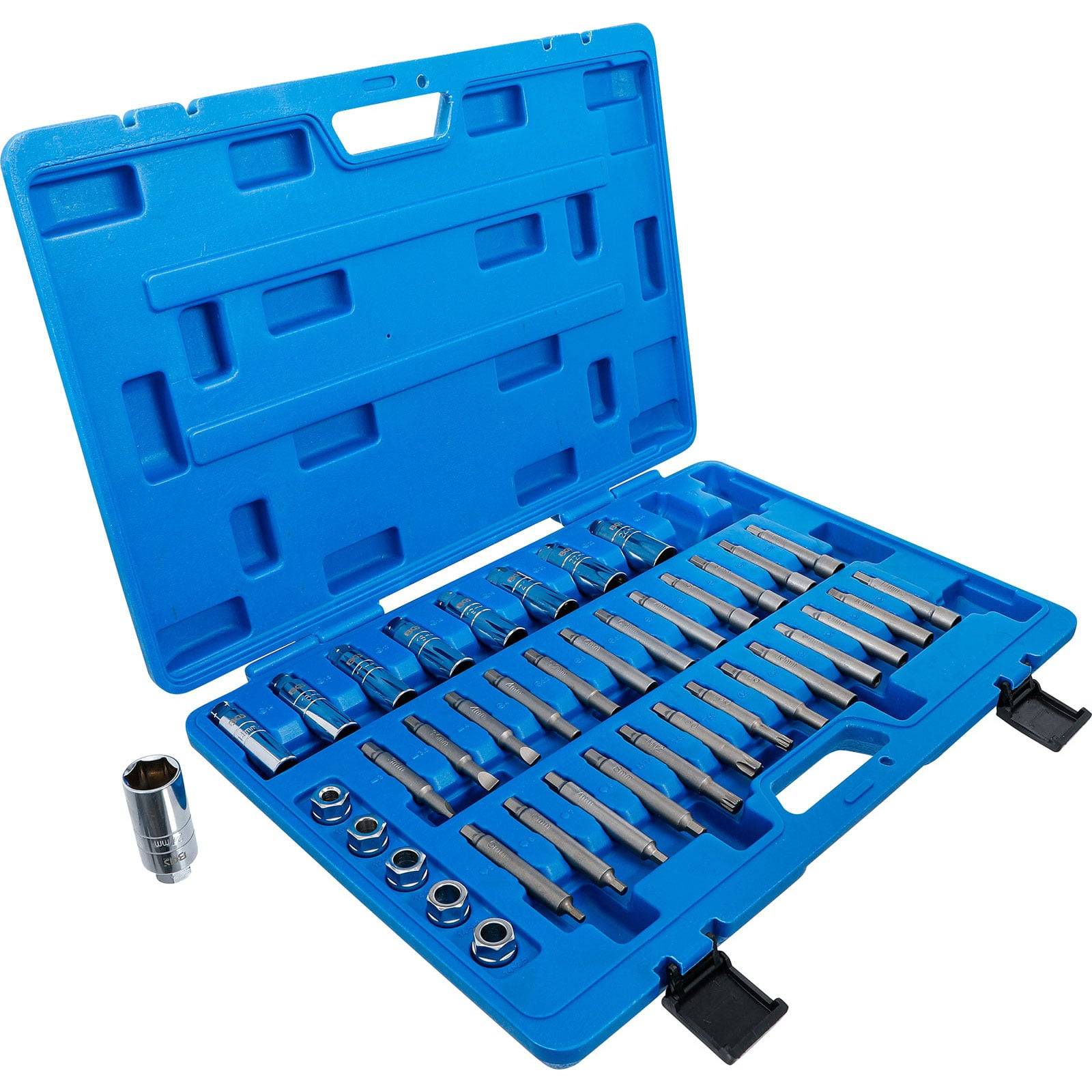 Blauer Werkzeugkoffer mit einem Steckschlüsselsatz, der Steckschlüssel in verschiedenen Größen in Reihen angeordnet enthält. Ein Steckschlüssel befindet sich außerhalb des Koffers.