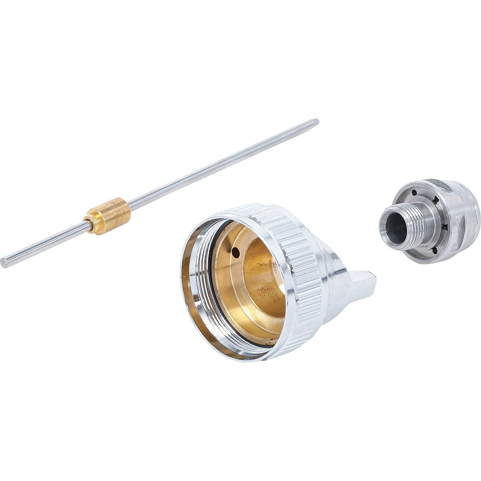 Drei zerlegte Airbrush-Teile: eine lange Nadel, ein Düsendeckel mit Gewinde und ein kleiner Düsenkopf. Wesentlich für die Montage.