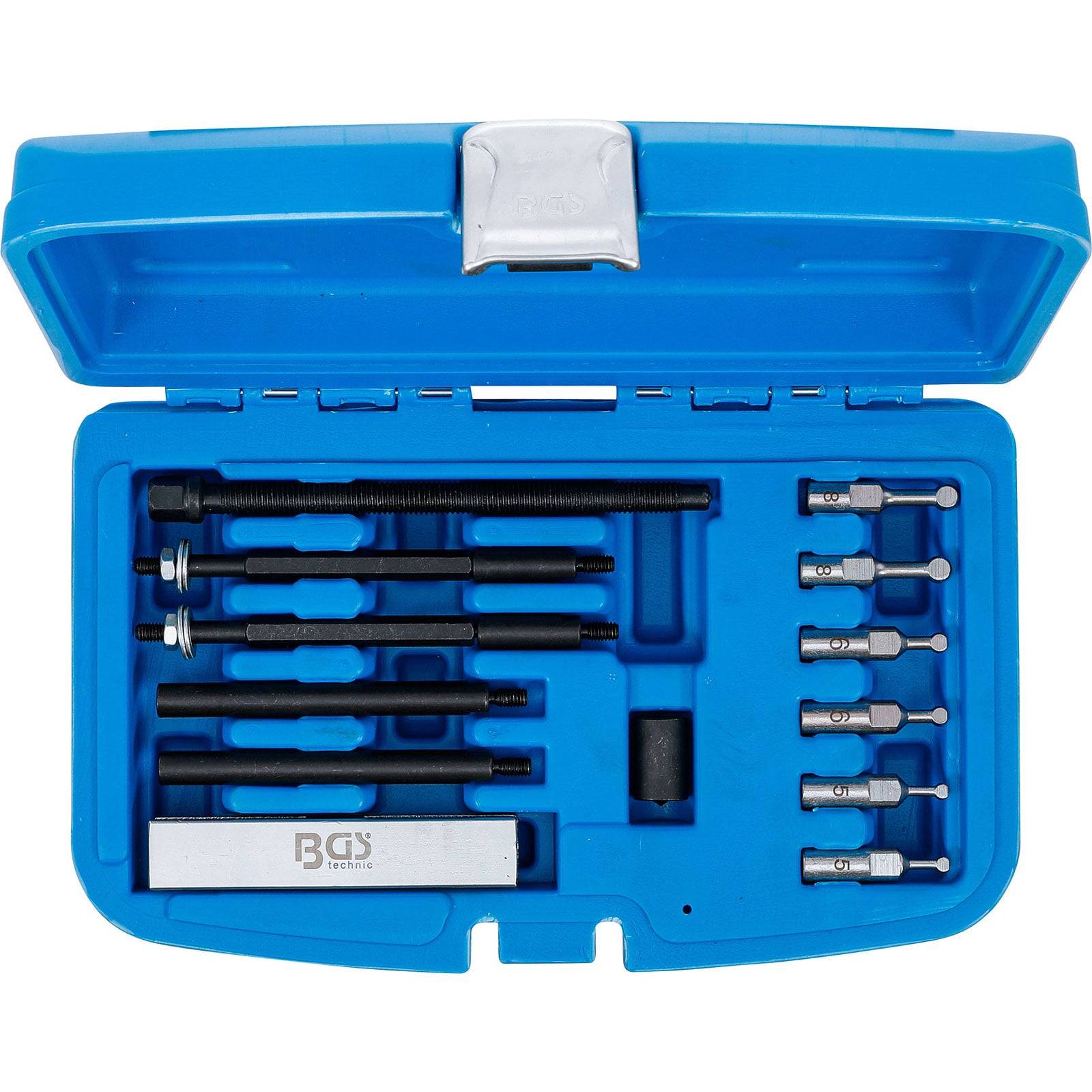 Blauer Werkzeugkoffer mit verschiedenen Werkzeugen, darunter Bolzen, Adapter und einen Abzieher, sorgfältig in geformten Fächern angeordnet.