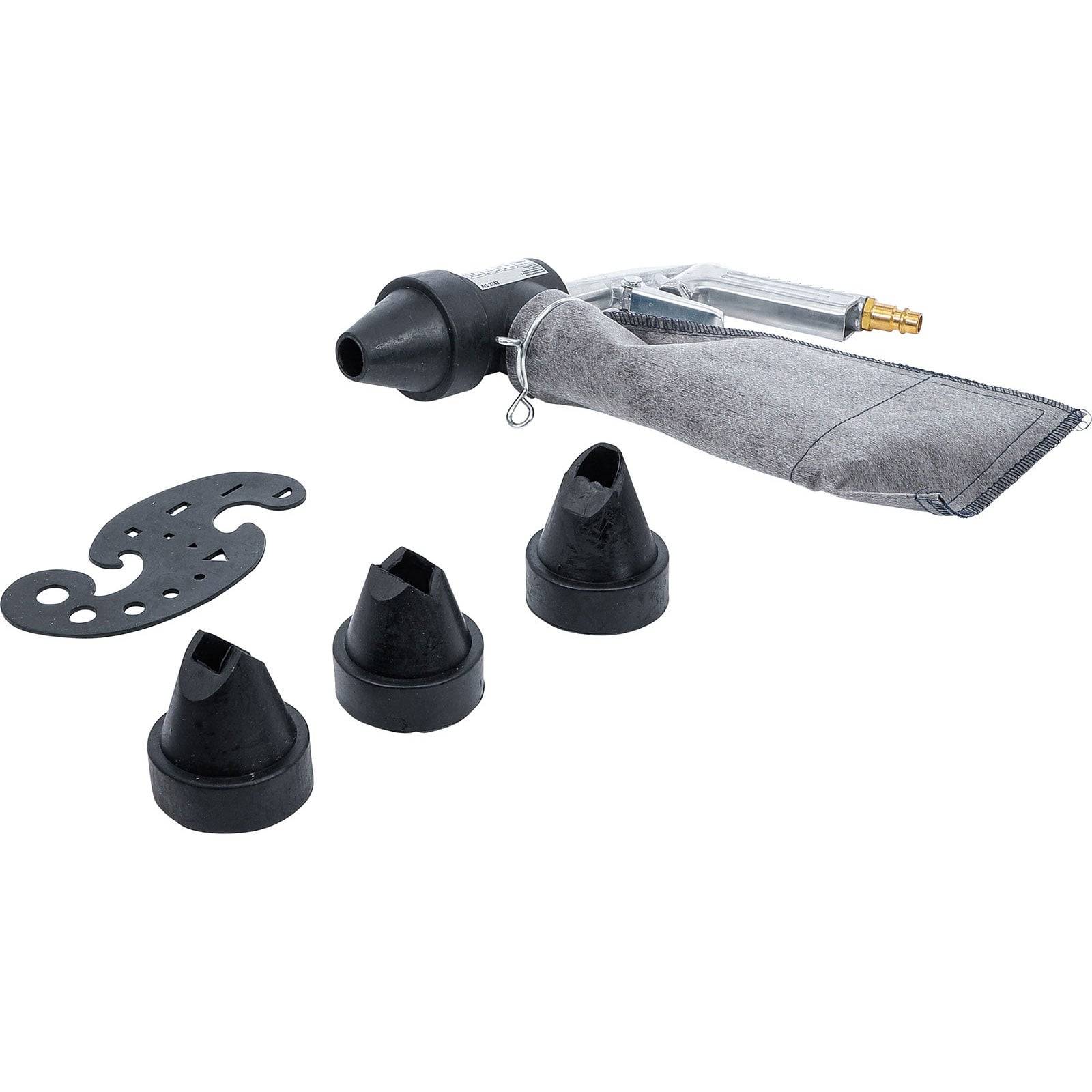 Druckluftpistole mit drei schwarzen Düsen und einem Staubbeutel, entwickelt für Reinigungs- oder Wartungsaufgaben.