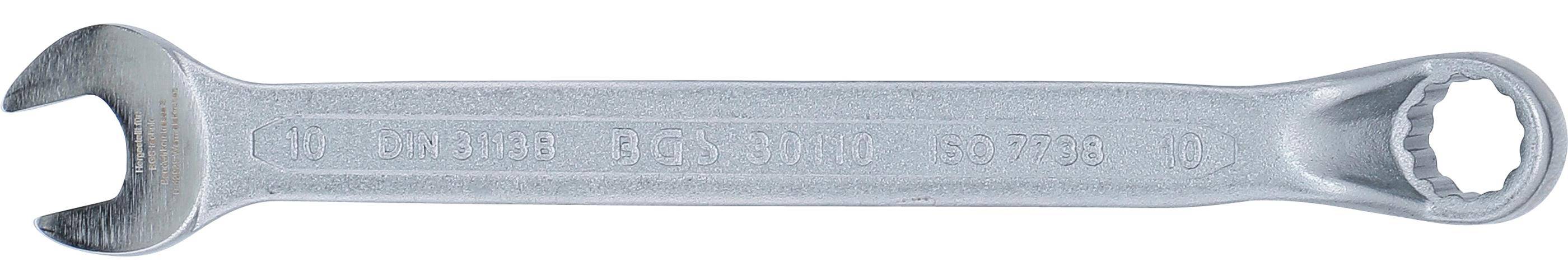Nahaufnahme eines Metallgegenstands mit eingraviertem Text 'GS 3010'.