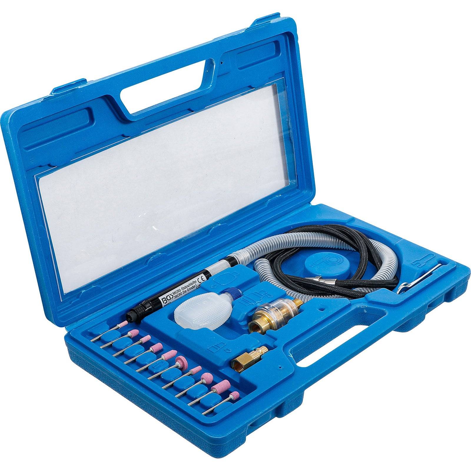 Blauer Airbrush-Werkzeugkoffer mit einem kleinen Luftkompressor, Schlauch, Airbrush und verschiedenen Düsen, die in Fächern organisiert sind.