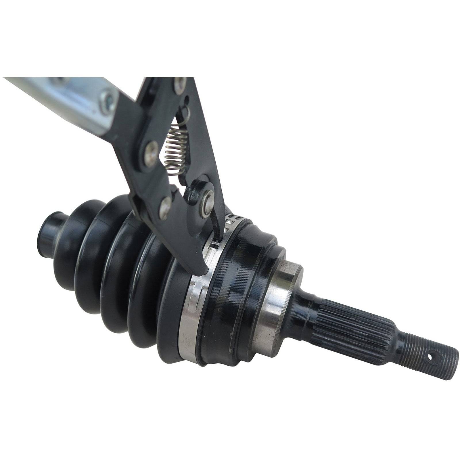 Ein Nahaufnahme einer mechanischen Komponente mit einem schwarzen Gummimantel und einem Metallgelenk. Wahrscheinlich Teil eines Automobil- oder Maschinensystems.