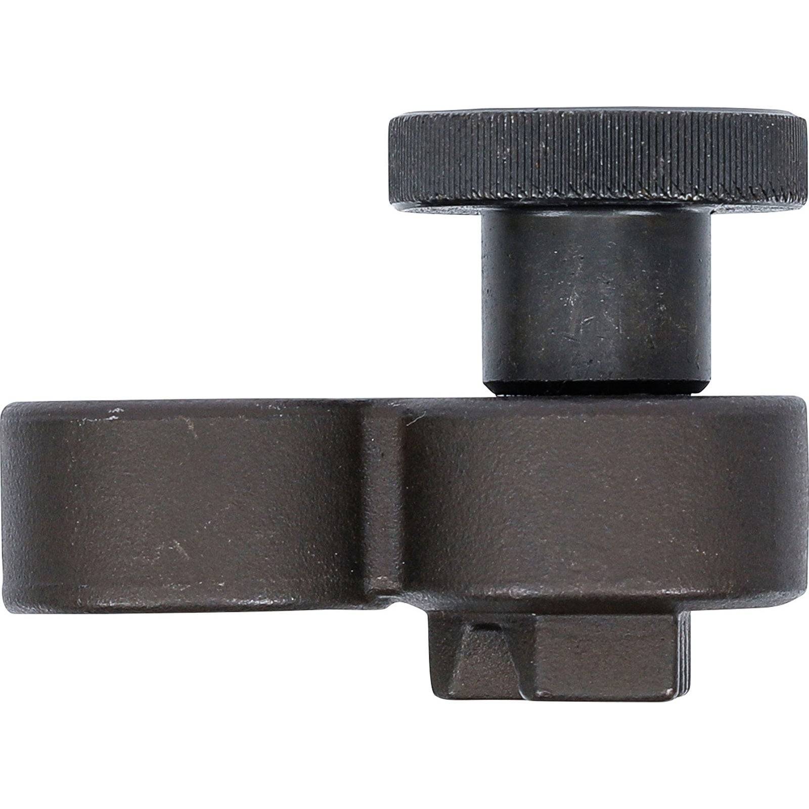 Ein schwarzer Metallkurbel mit einem runden Griff, der zum manuellen Drehen oder Justieren verwendet wird.