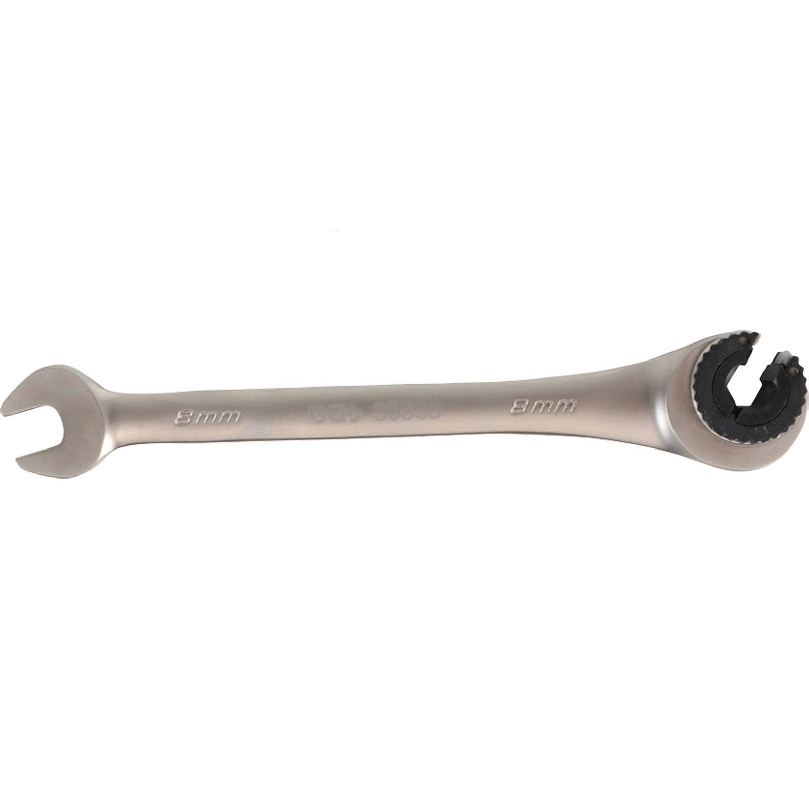 Ein silberner 8-mm-Gabelringschlüssel mit offenem Ende auf der einen Seite und Ratschenkopf auf der anderen Seite, verwendet zum Anziehen oder Lockern von Muttern.