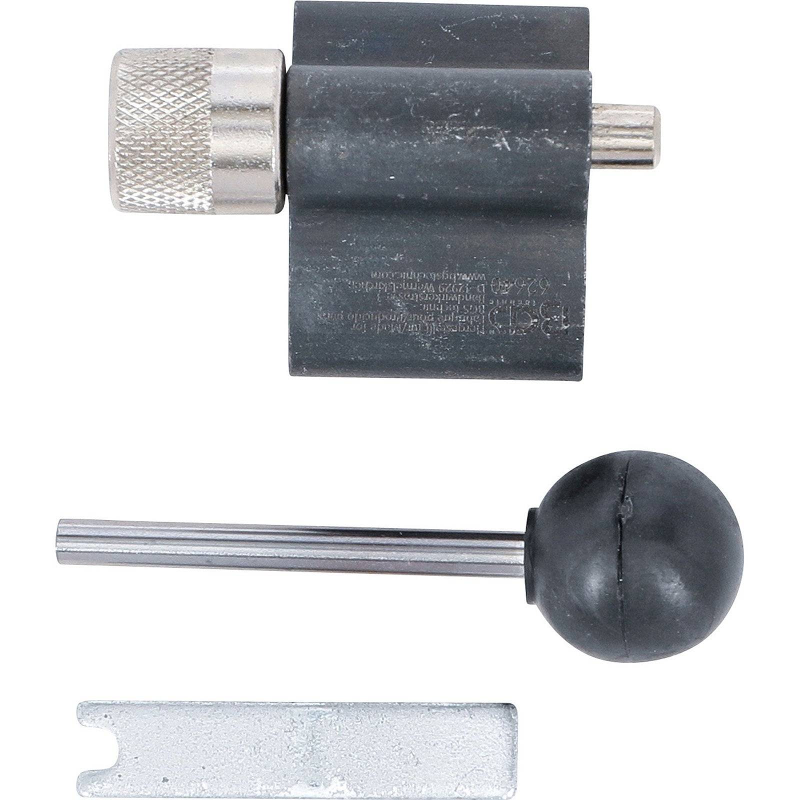 Ein Satz Lockpicking-Werkzeuge, bestehend aus einem Spannschlüssel, einem Pickwerkzeug und einem Schlagschlüssel, der für die Manipulation von Schlössern in der Schlüsseldienst-Tätigkeit verwendet wird.