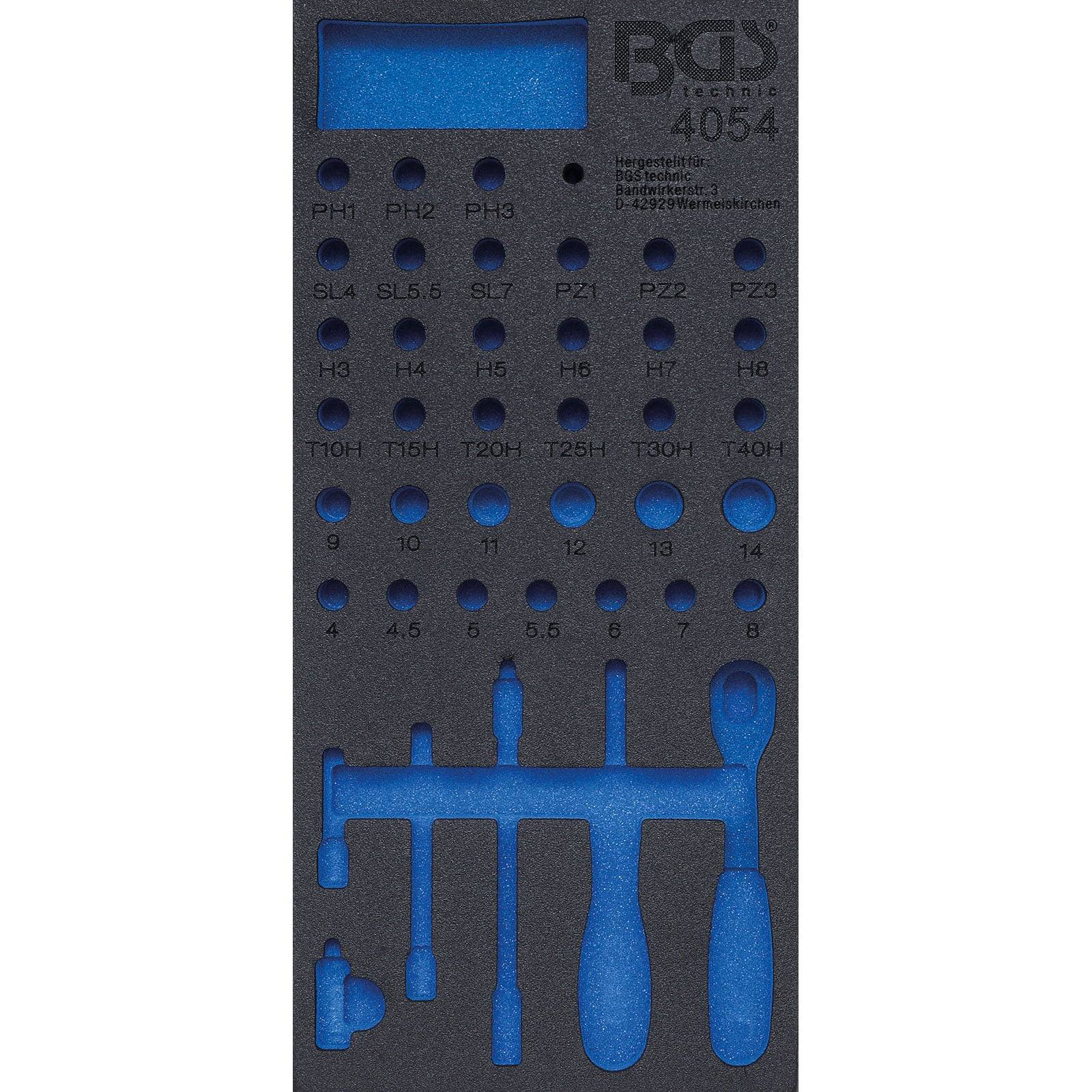 Schaumstoffeinlage mit verschiedenen Aussparungen, beschriftet für Schraubendrehereinsätze und Werkzeuge, Markenlogo 'BGS' und Modellnummer '4054' eingraviert am oberen Rand.