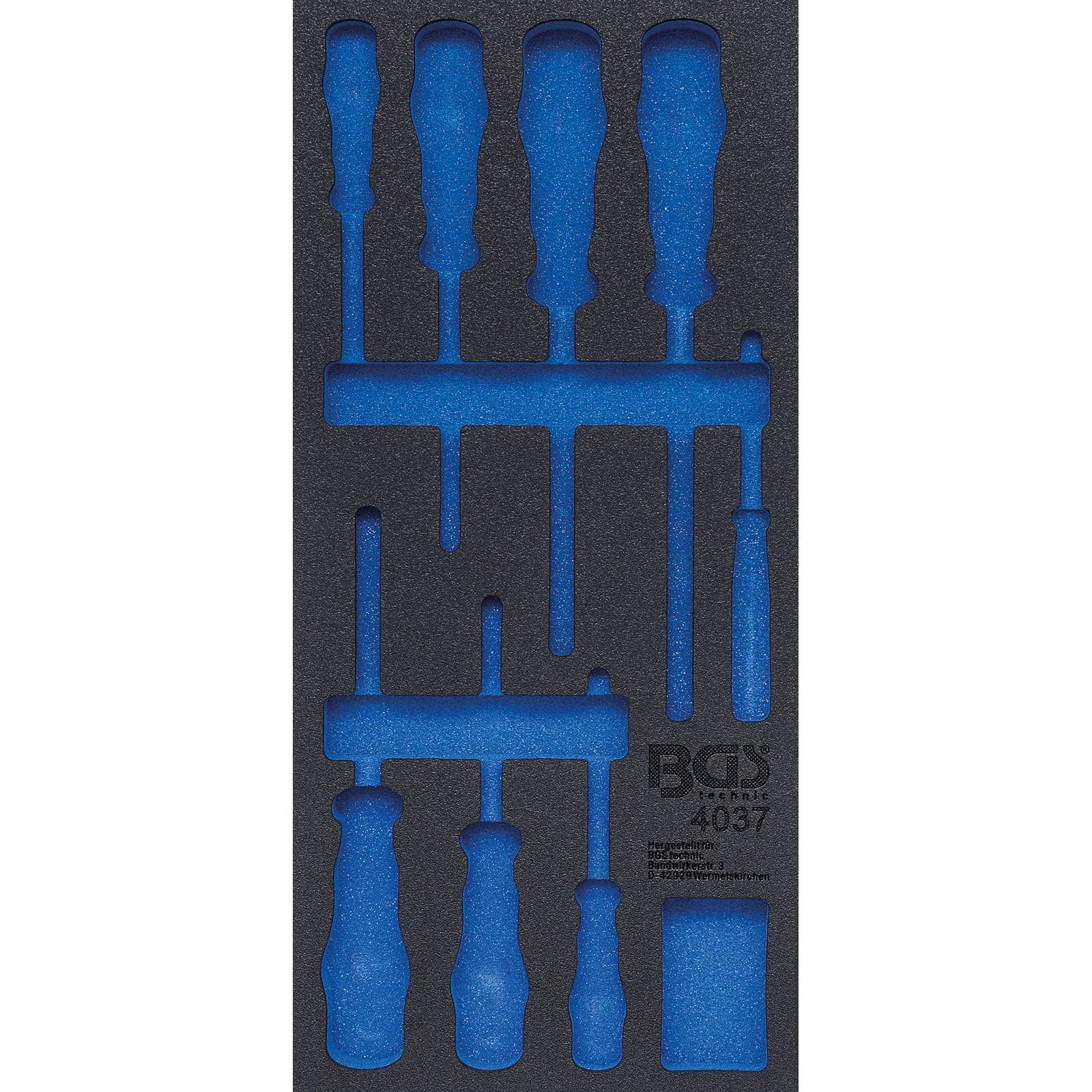 Schaumstoff-Einlage mit Aussparungen für sieben Werkzeuge, die Schlitze für verschiedene Griffe und Schaftlängen zeigt. Logos und Artikelnummer am unteren Rand gedruckt.