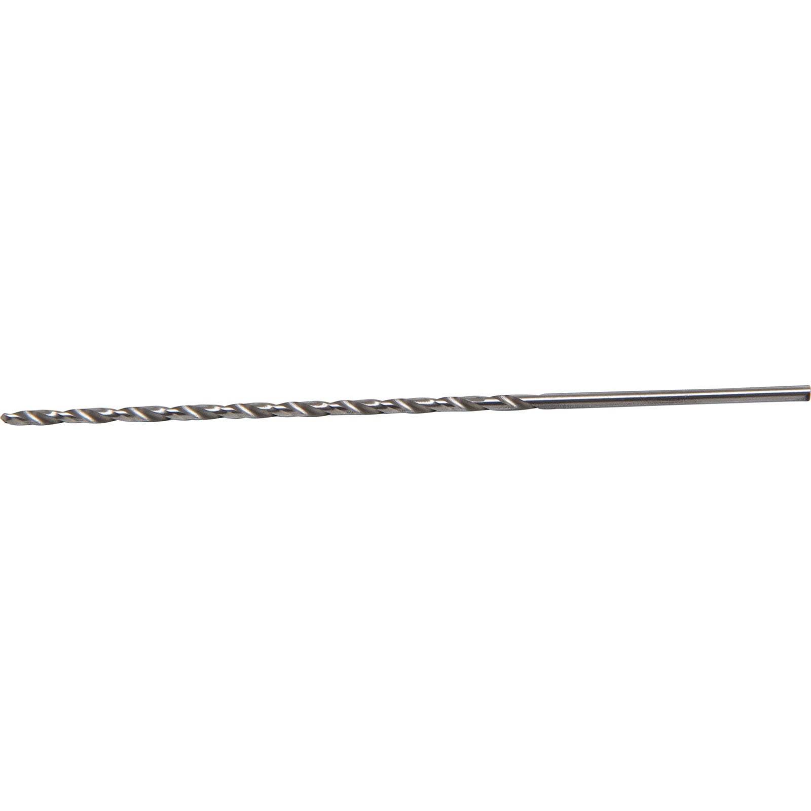 Ein langer, dünner Metallbohrer mit Spiralrillen zum Bohren in harte Materialien.