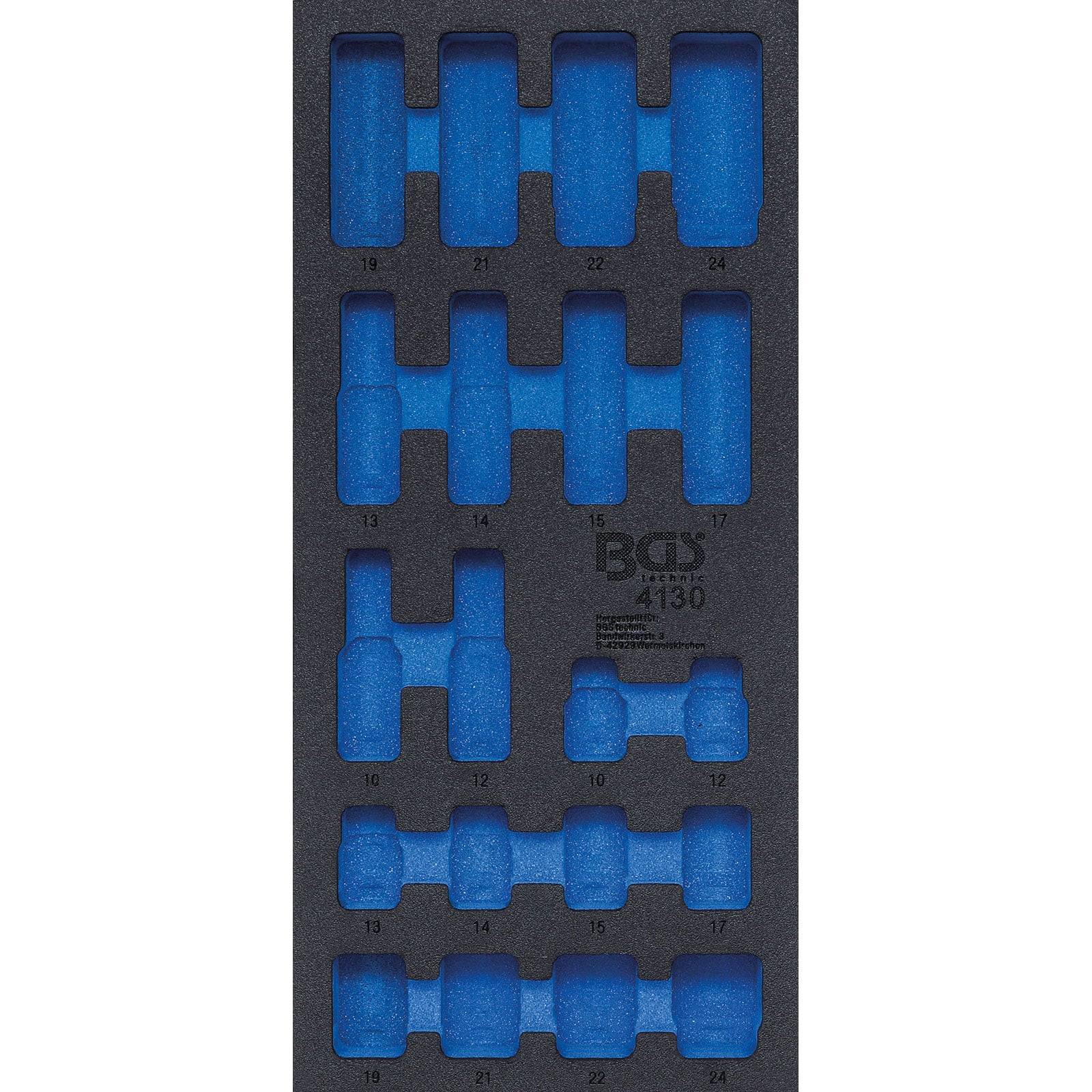 Ein Schaumstoff-Werkzeugorganizer mit verschiedenen Ausschnitten, die mit unterschiedlichen Größenangaben beschriftet sind, zum sicheren Aufbewahren von Werkzeugen in einer Werkzeugbox oder Schublade.