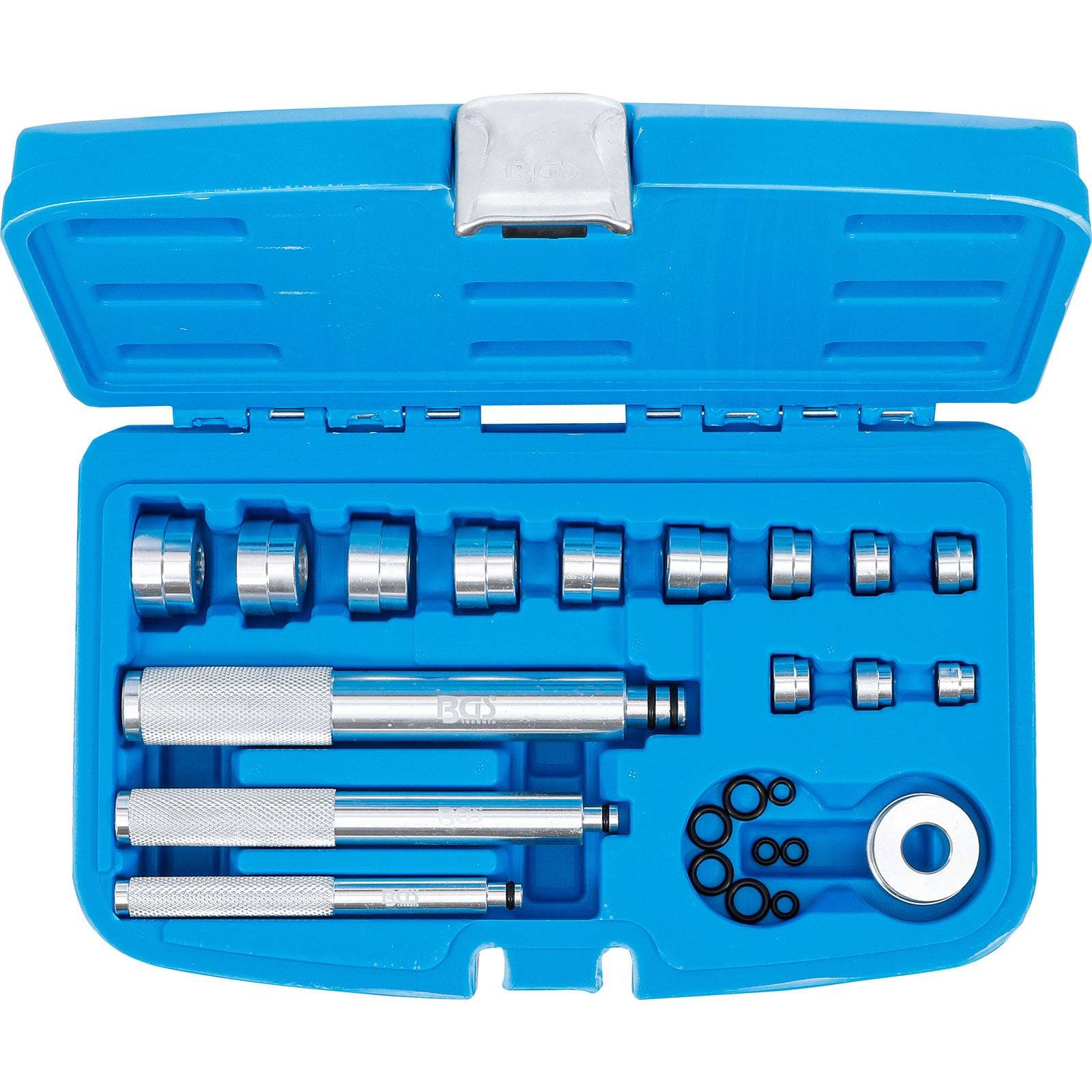 Blauer Werkzeugkoffer mit Steckschlüsselsatz und Ratsche. Enthält verschiedene Steckschlüsselgrößen und drei Verlängerungen, übersichtlich im Kunststoffkoffer angeordnet.