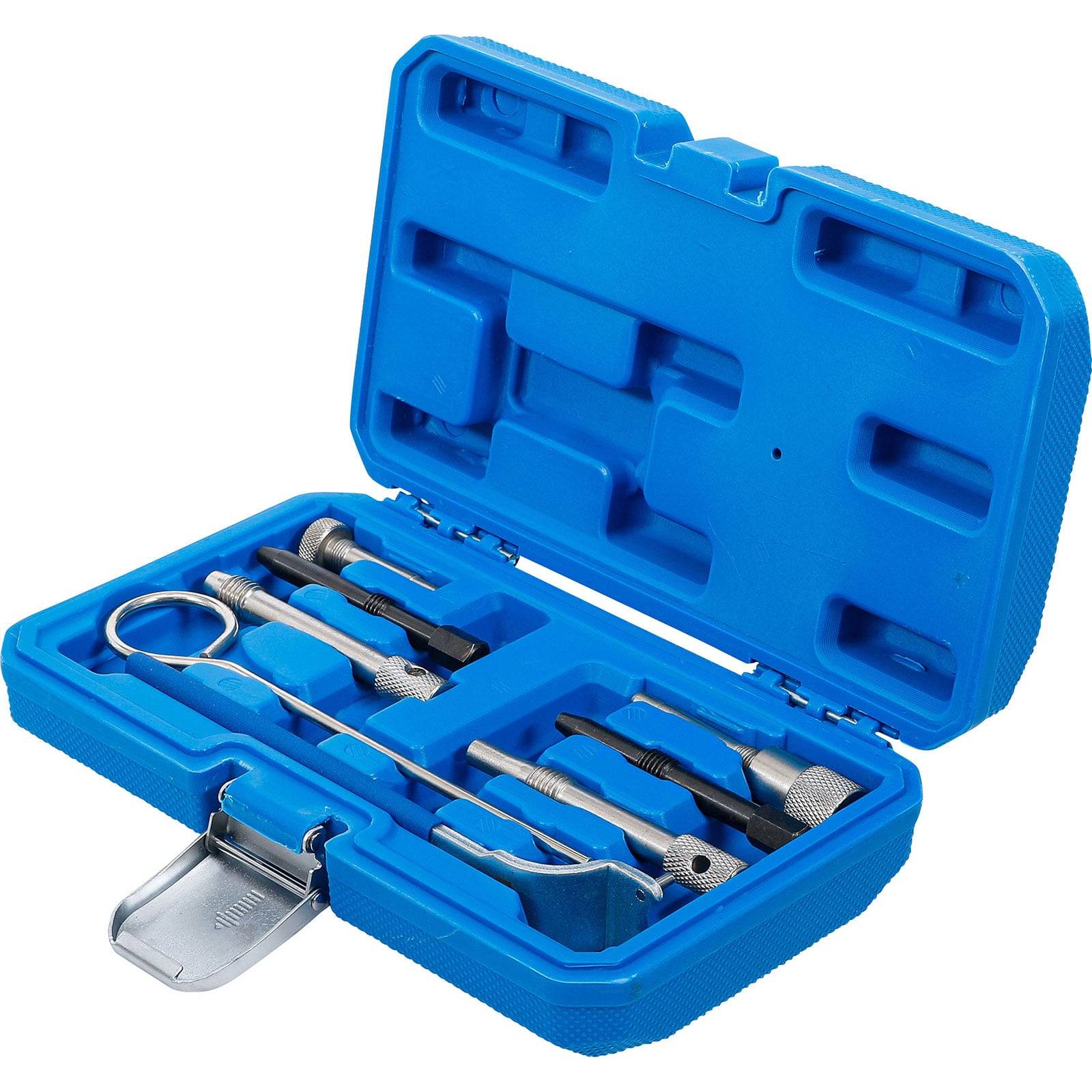 Eine blaue Plastikbox, die verschiedene Autoreperaturwerkzeuge enthält, darunter einen Abzieher, Zangen und verschiedene Komponenten, alle sorgfältig und übersichtlich angeordnet.