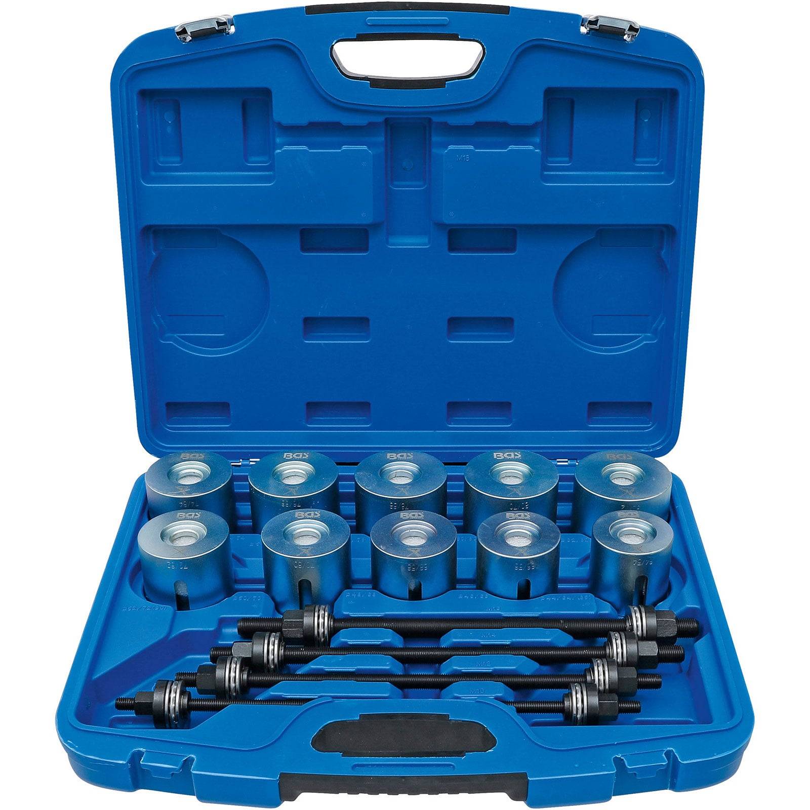 Eine blaue Plastikbox, die verschiedene Metallwerkzeuge enthält, darunter mehrere zylindrische Teile in zwei Reihen angeordnet und mehrere lange, stabförmige Werkzeuge.