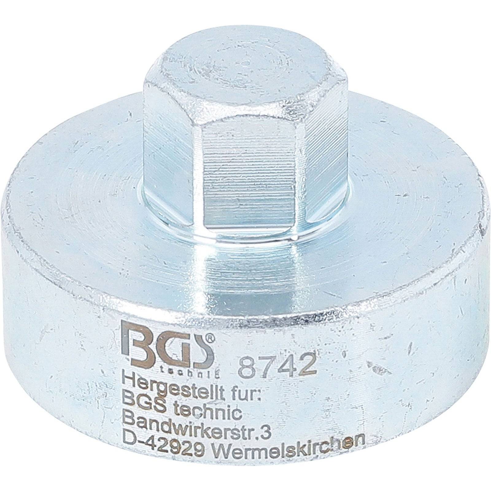 Dieses Bild zeigt ein metallisches Kreisförmiges Werkzeug mit einem sechseckigen Kopf, das mit 'BGS technic' beschriftet ist, was wahrscheinlich auf einen Einsatz oder ein Automotive-Werkzeug hindeutet.
