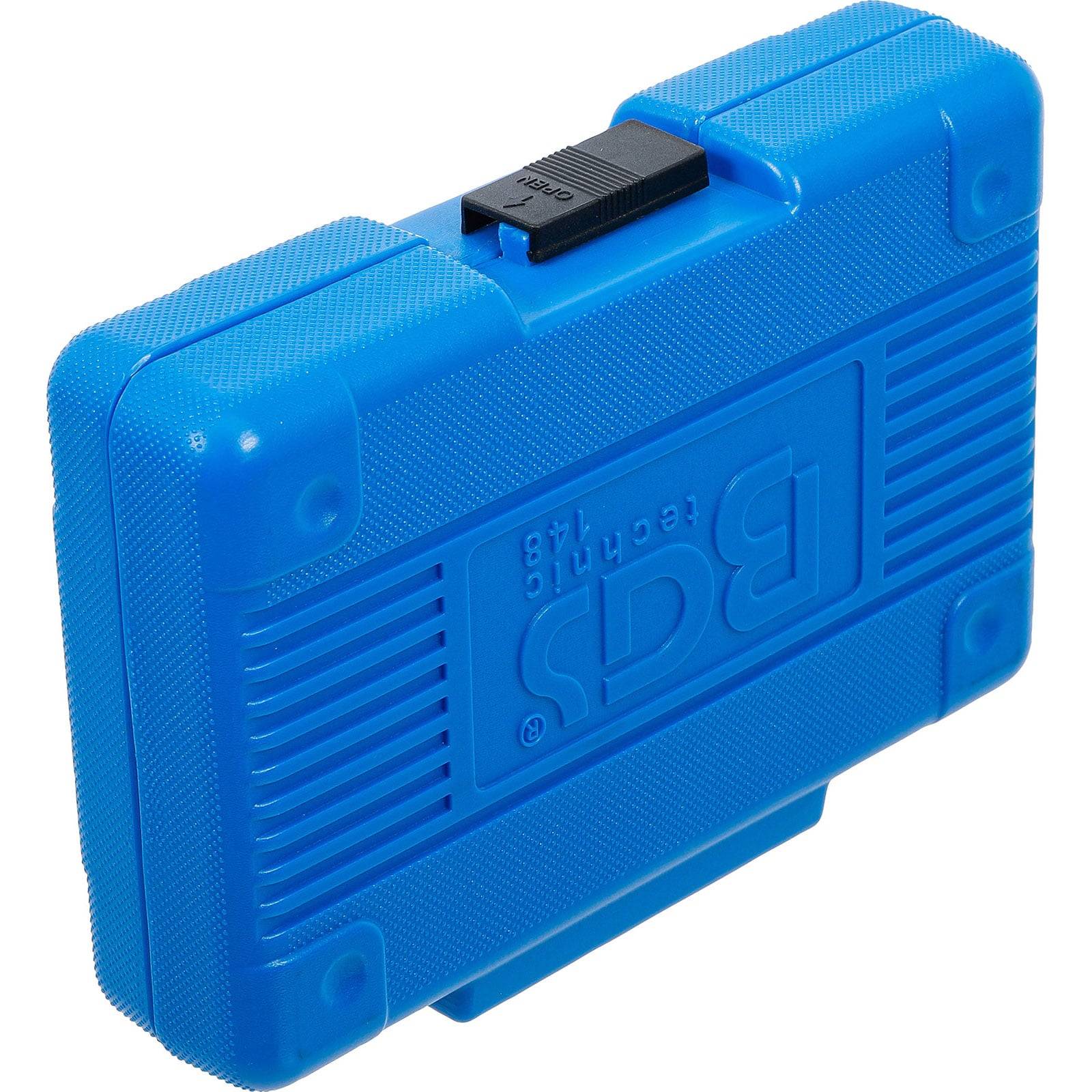 Ein blauer BGS Werkzeugkoffer mit strukturierter Oberfläche, geschlossen und mit einem schwarzen Verschluss versehen.