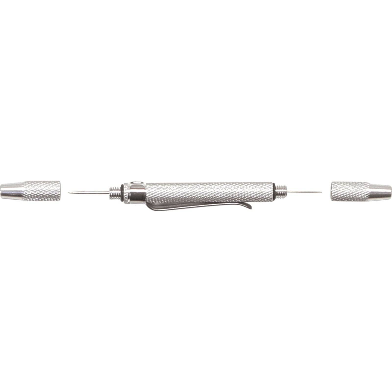 Ein Metallstichel mit einem strukturierten Griff, der mit seinen Spitzen nach außen gerichtet gezeigt wird.
