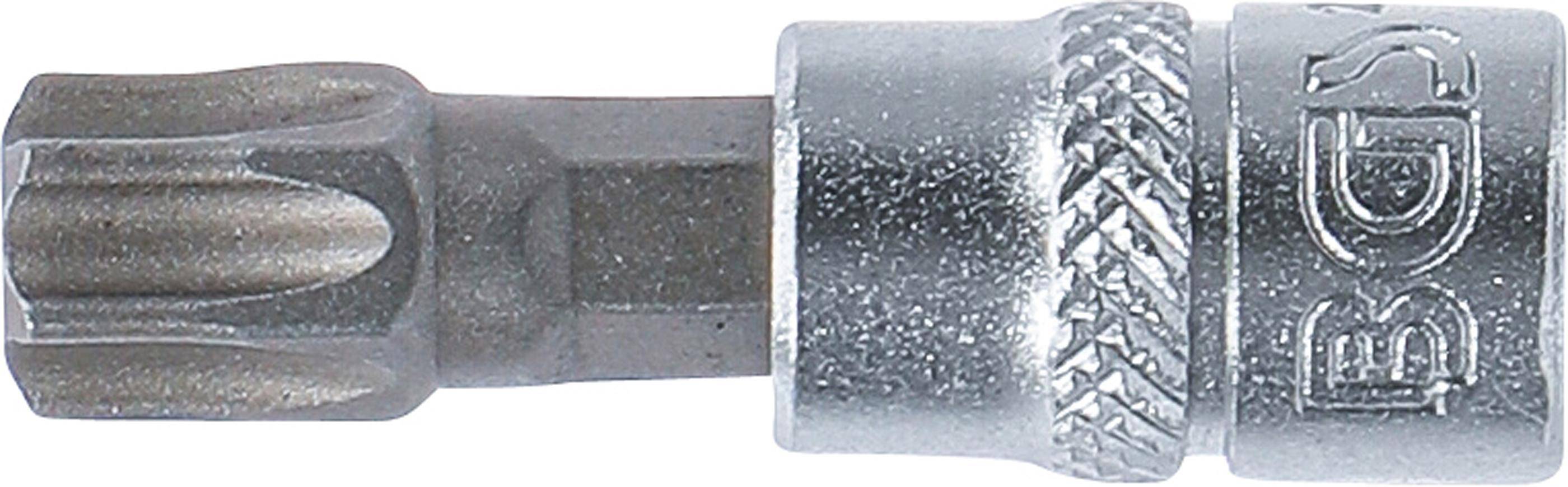 Ein Nahaufnahmebild eines glänzenden, metallischen Steckschlüssel-Adapters mit quadratischem Antrieb.