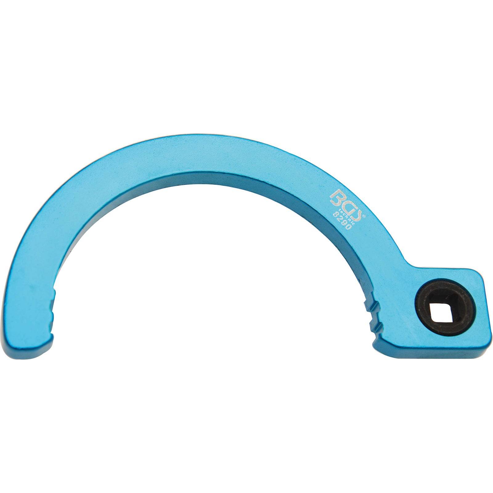 Ein metallisch blauer, hakenlörmiger Werkzeug mit einem quadratischen Loch an einem Ende, der häufig in mechanischen oder Fahrrad-Anwendungen eingesetzt wird.