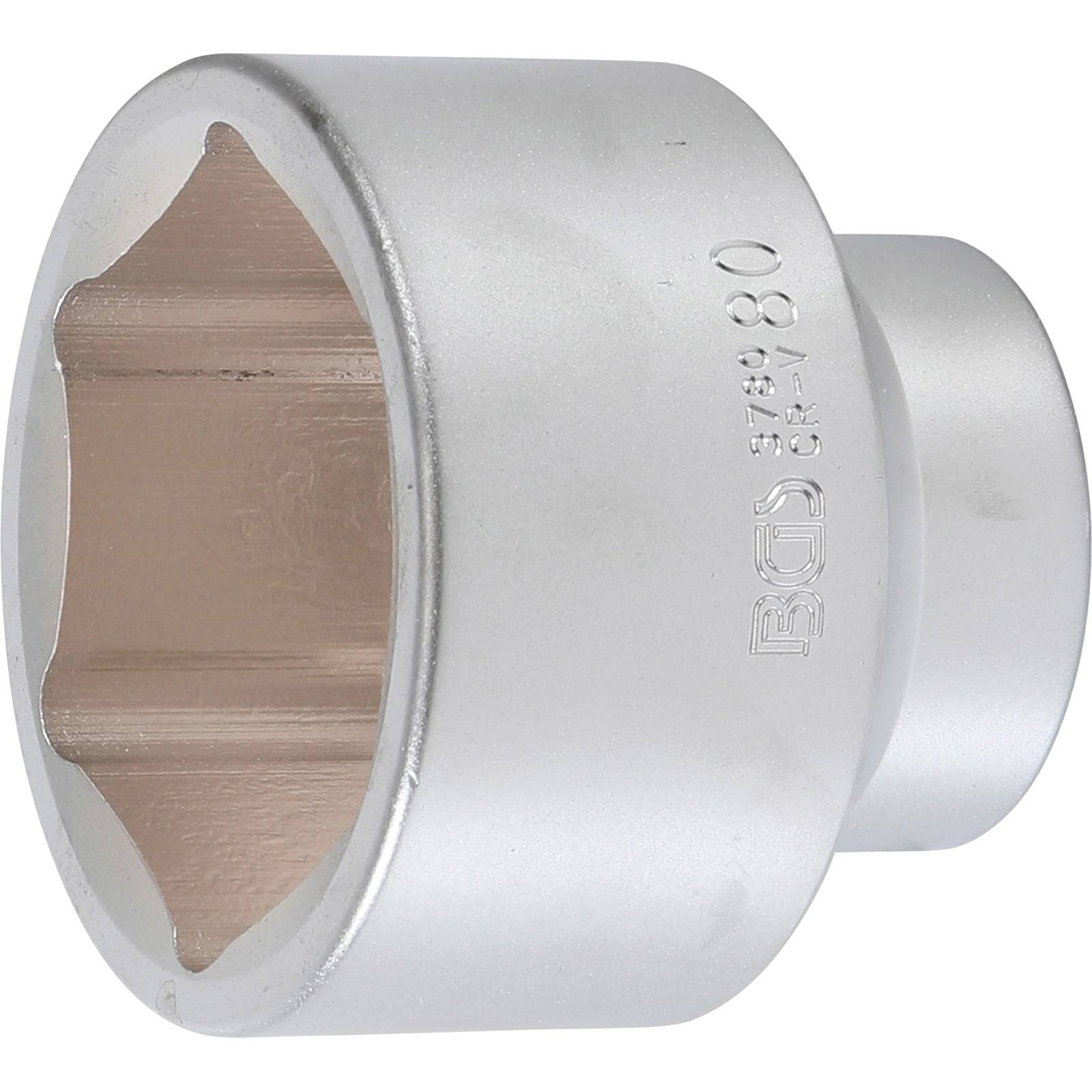 Eine große, silberne Steckdose für einen Steckschlüssel, mit sechseckiger Öffnung, wahrscheinlich für die Autoreparatur verwendet. Modellnummer 'BGS 5480' sichtbar.