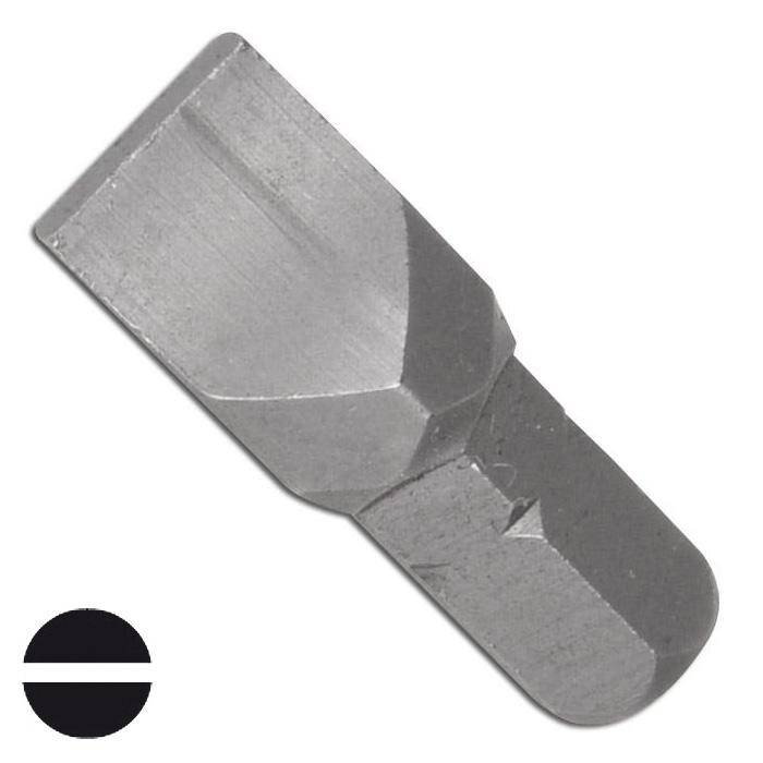Metallischer Schraubendrehereinsatz mit flacher Schlitzspitze, isoliert auf weißem Hintergrund dargestellt.