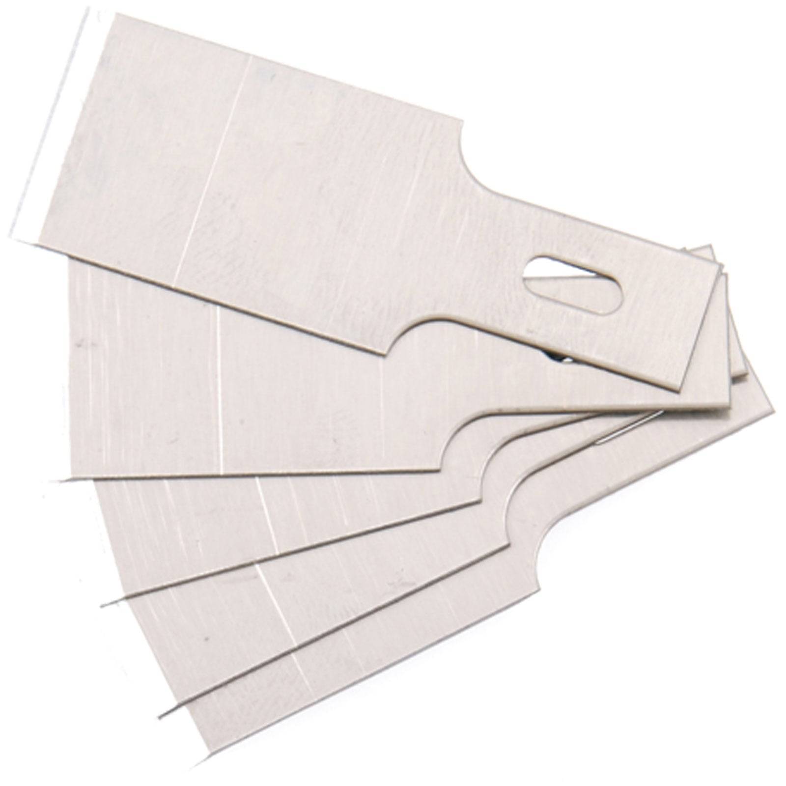 Metallschaber-Klingen, die sich überlappen, wobei jede Klinge ein Loch nahe dem Griff-Ende aufweist, vor einem weißen Hintergrund.