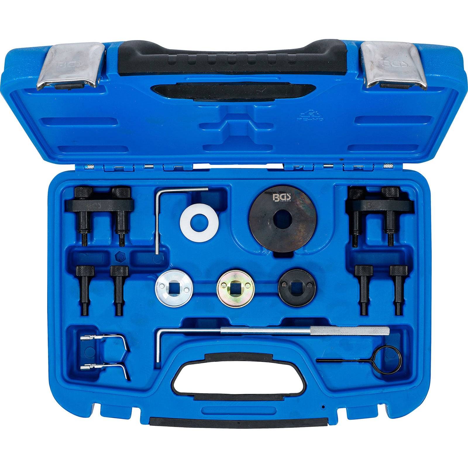 Eine blaue Plastikbox, die verschiedene Automotive-Werkzeug-Einsätze enthält, darunter unterschiedliche Düsengrößen und Schraubenschlüssel, sauber und ordentlich einsortiert.