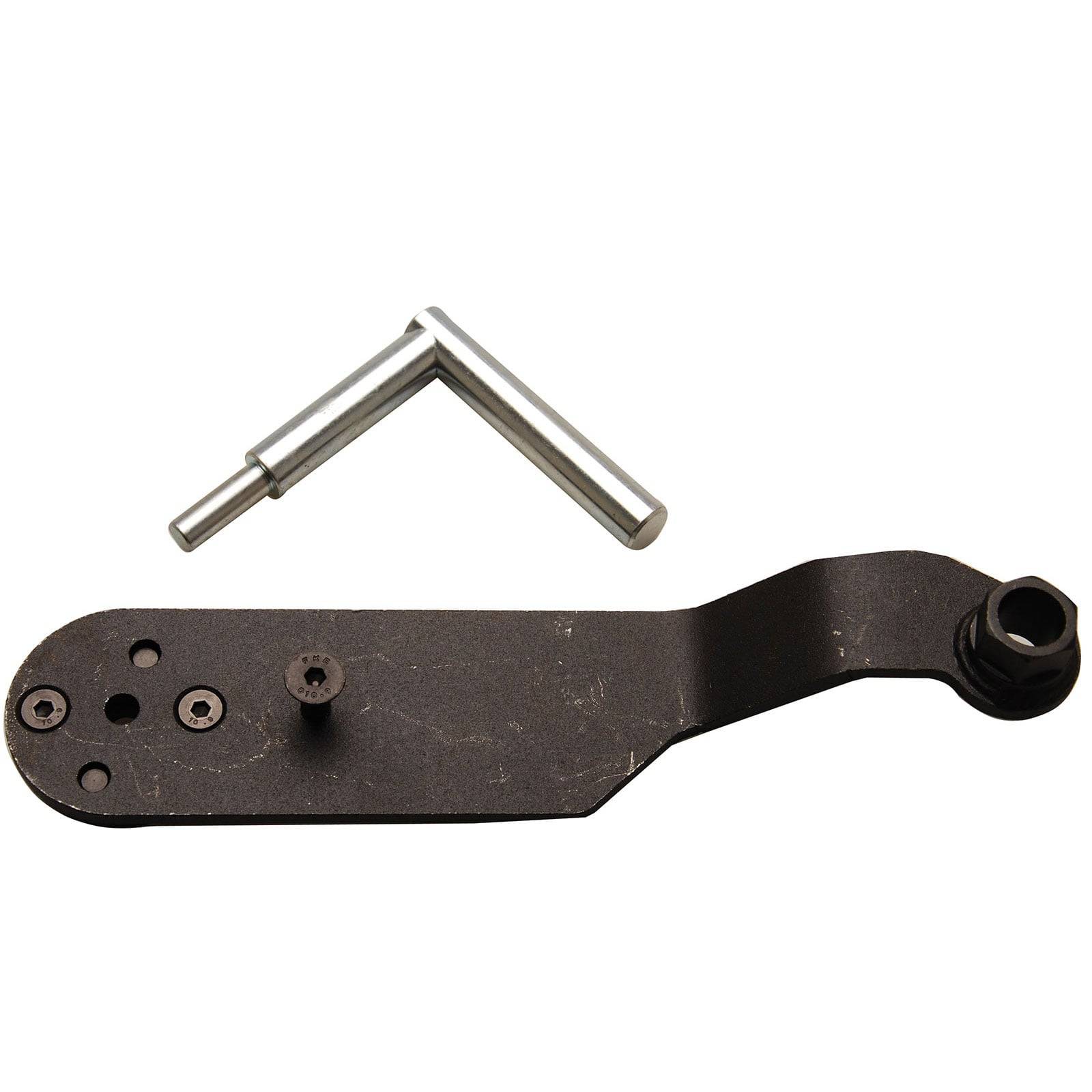 Ein Metall-Spannwerkzeug mit einem langen Griff und einem zusätzlichen gewinkelte Stück, verwendet zum Einstellen oder Warten der Spannung von Maschinen oder Ausrüstung.