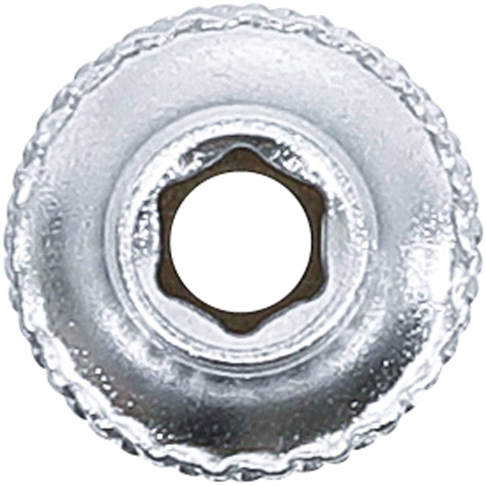 Eine Nahaufnahme einer silbernen Metallunterlegscheibe mit einem zentralen sechseckigen Loch, von oben betrachtet, die ihre glänzende, strukturierte Oberfläche zeigt.