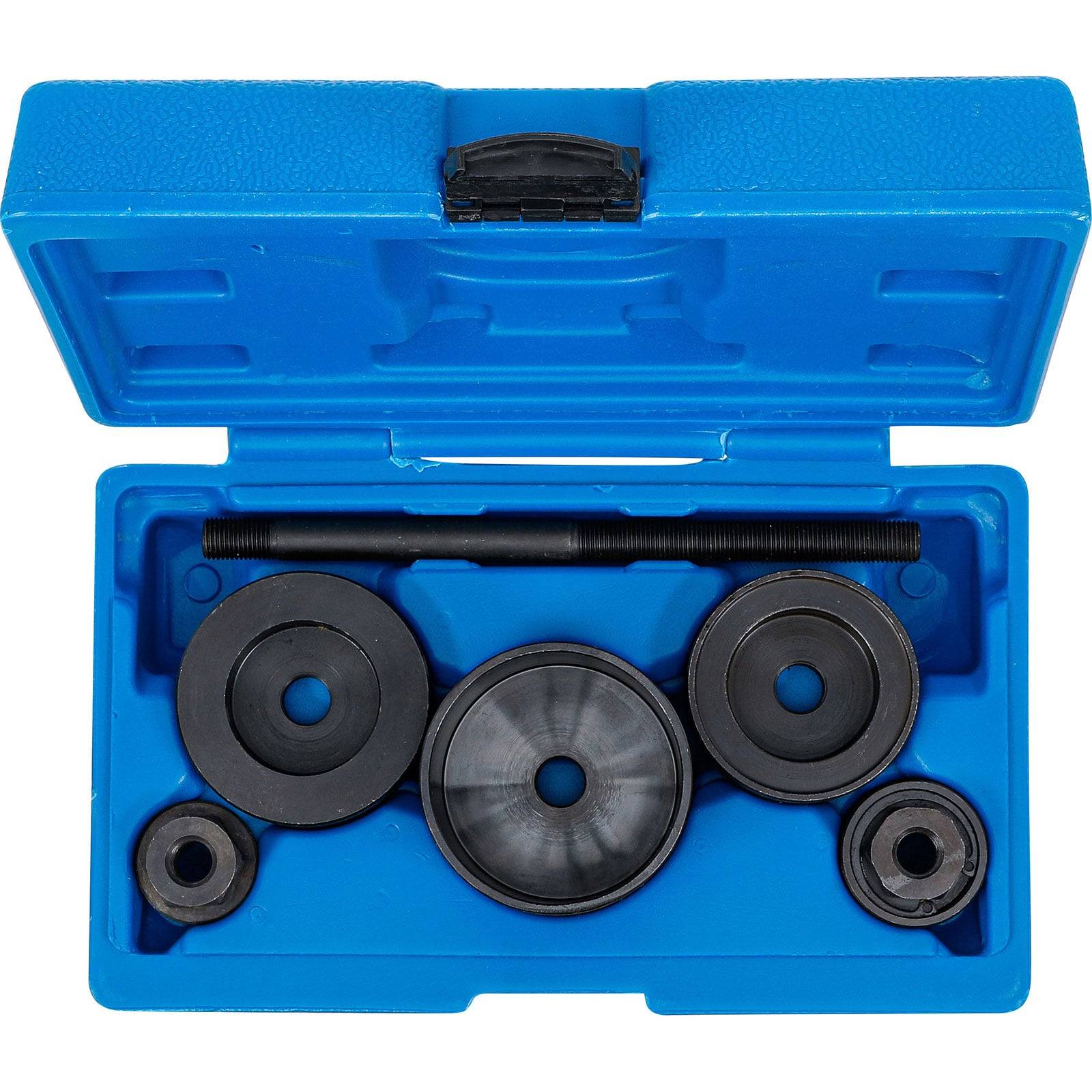 Ein blauer Koffer, der einen Abzieher-Satz enthält, bestehend aus einer Gewindestange und verschiedenen runden Komponenten in unterschiedlichen Größen, der für mechanische Reparaturen oder Wartungsarbeiten verwendet wird.