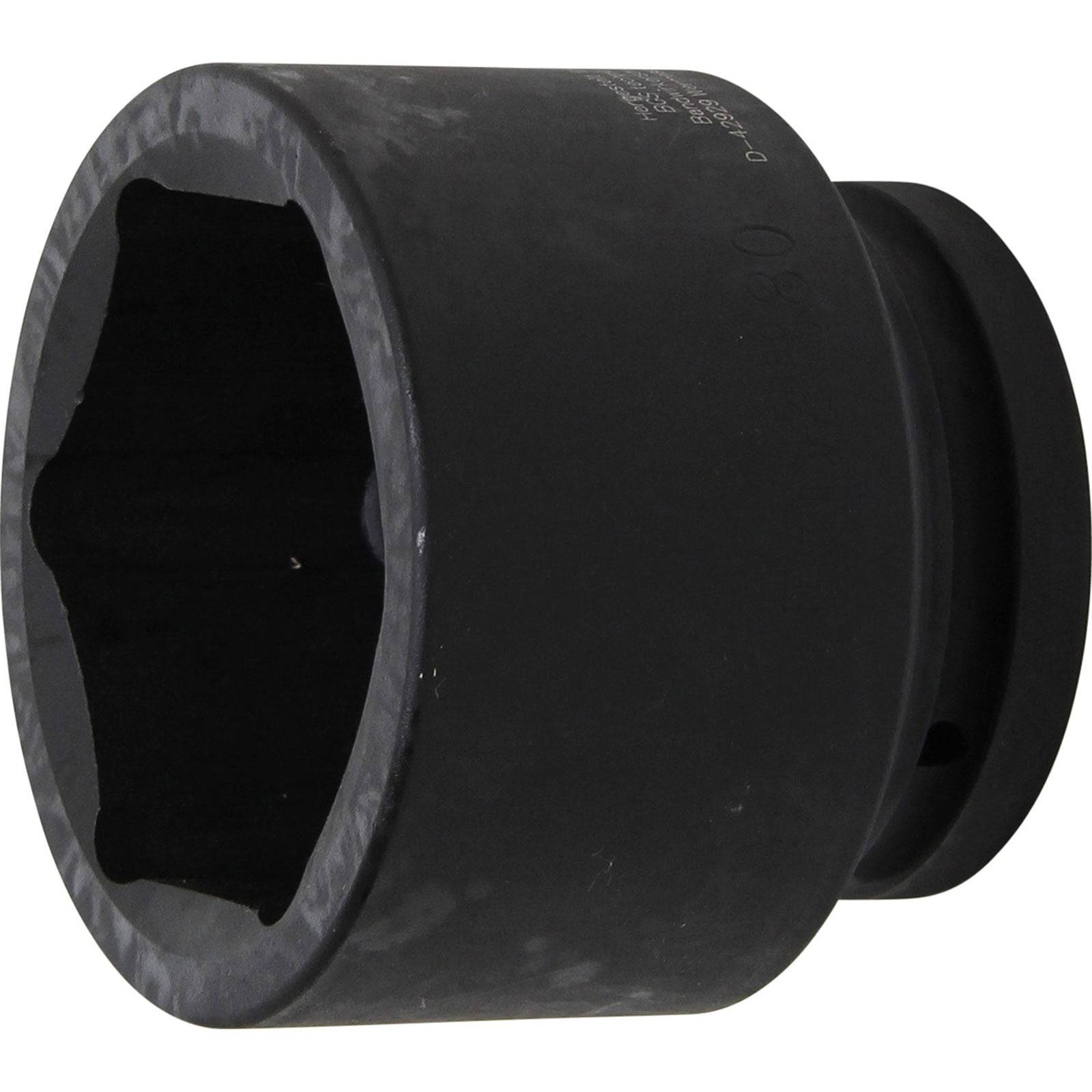 Ein schwarzer, robuster Schlagschraubereinsatz mit tiefer Bauweise und sechskantigem Einsatz, verwendet zum Lösen und Festziehen großer Muttern und Schrauben.