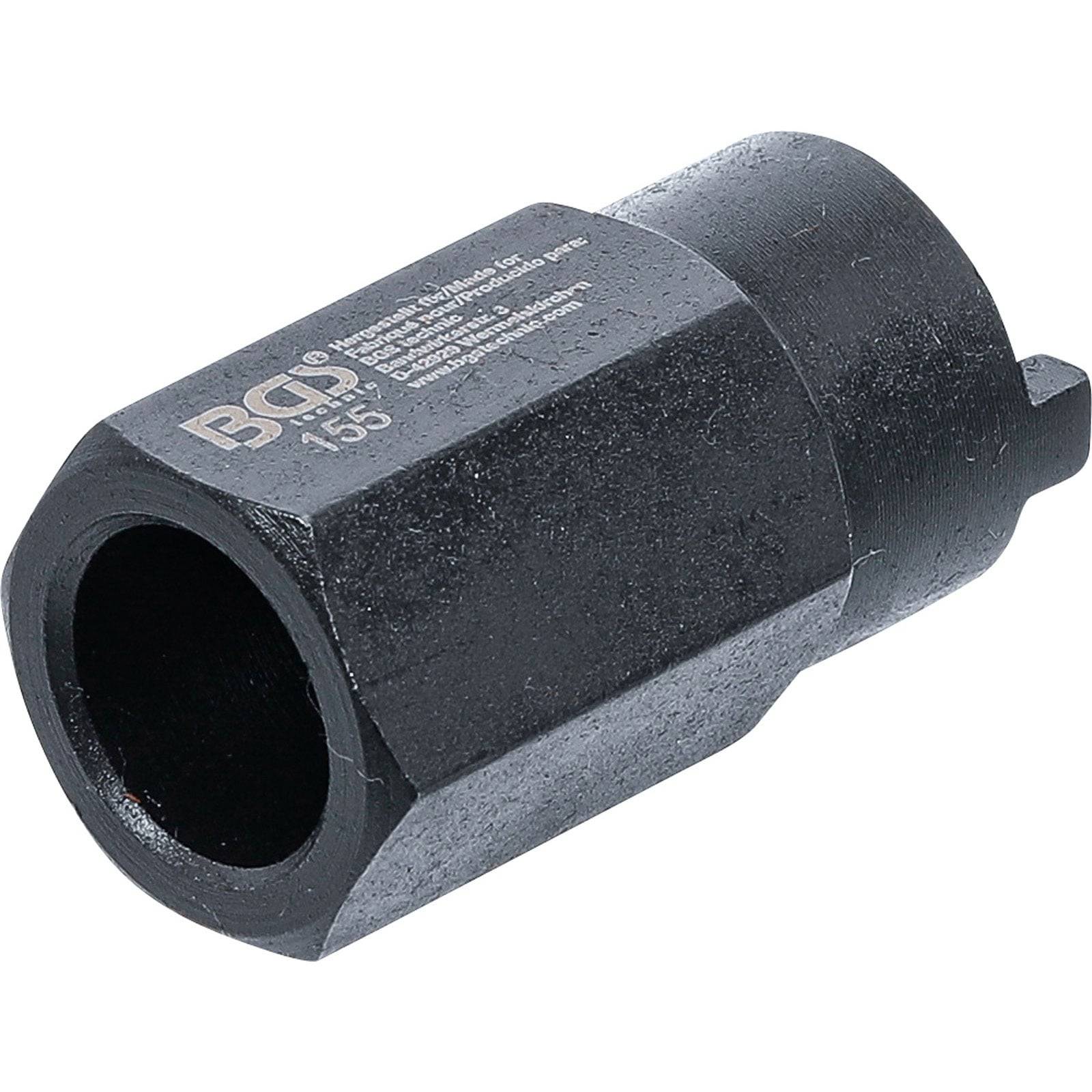 Ein schwarzer, sechseckiger Steckschlüssel-Adapter mit sichtbarem Herstelleretikett, der zum Festziehen oder Lösen großer Muttern und Schrauben verwendet wird.