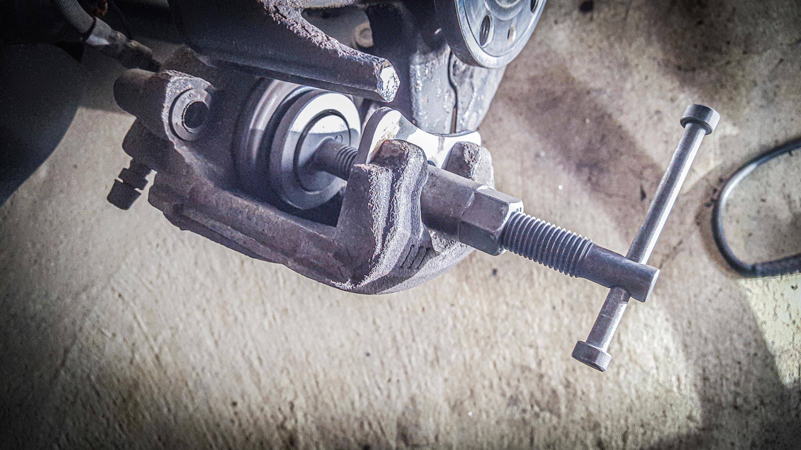 BGS technic Werkstattwageneinlage 2/3: Bremskolben-Rückstell-Satz |