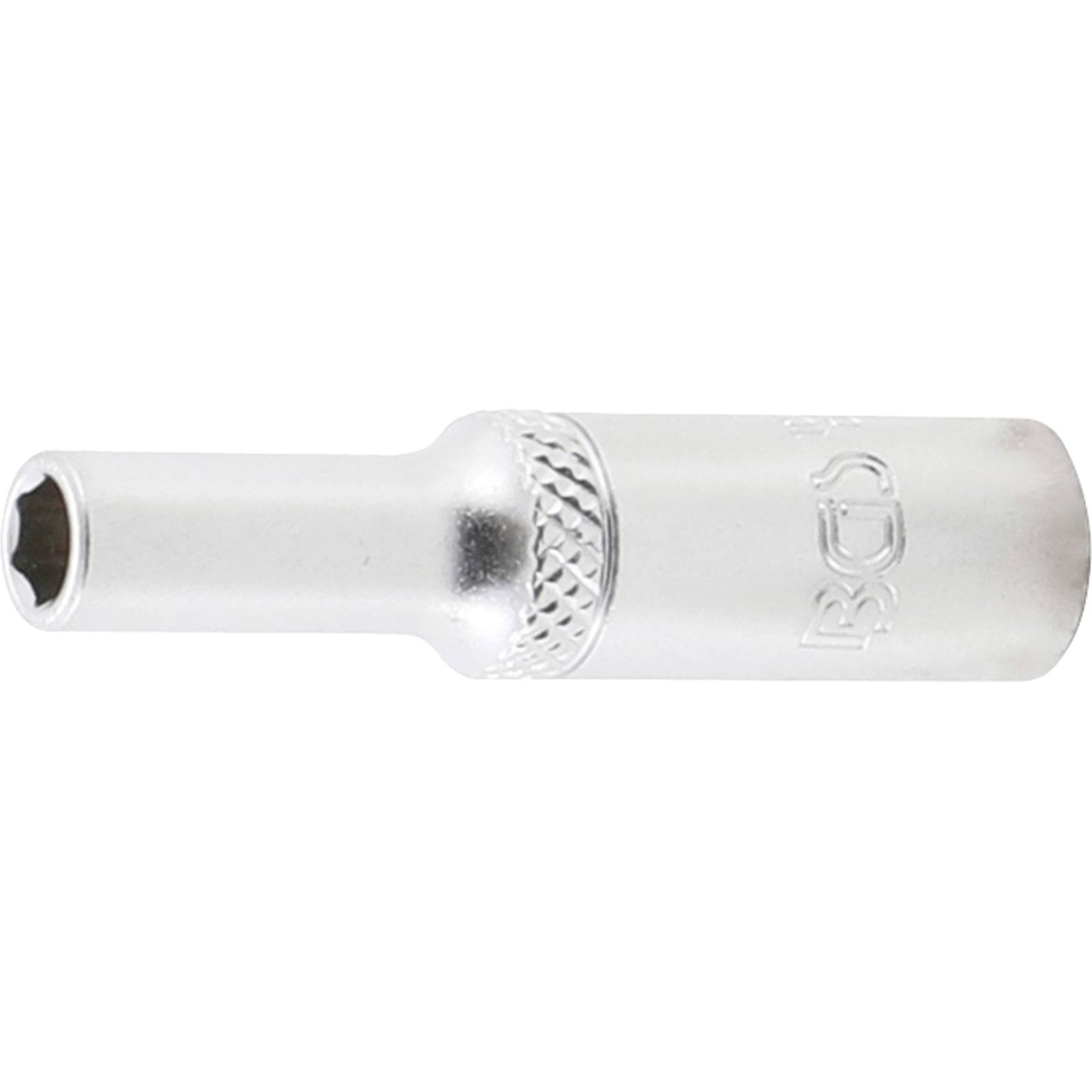 Silberner metallischer Steckschlüssel-Adapter vor einem einfarbigen Hintergrund, der eine gerändelte Griffzone und eine sechseckige Socketöffnung zeigt.