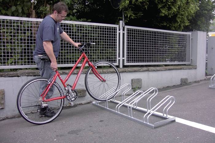 Fahrradbügelparker 1-s.90° verz.Anz.Radstände 5 z.Aufschr.WSM