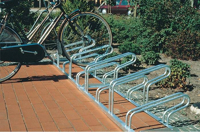 Fahrradbügelparker 1-s.90° verz.Anz.Radstände 8 z.Aufschr.WSM