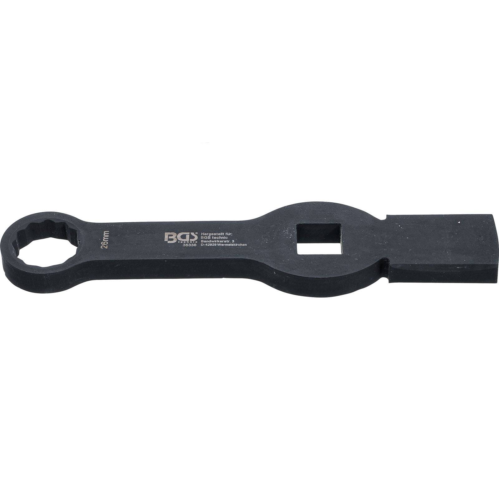 Ein schwarzer Metallschraubenschlüssel mit einer sechseckigen Öffnung auf einem Ende und einer quadratischen Öffnung auf dem anderen Ende, mit der Beschriftung '28 mm'.