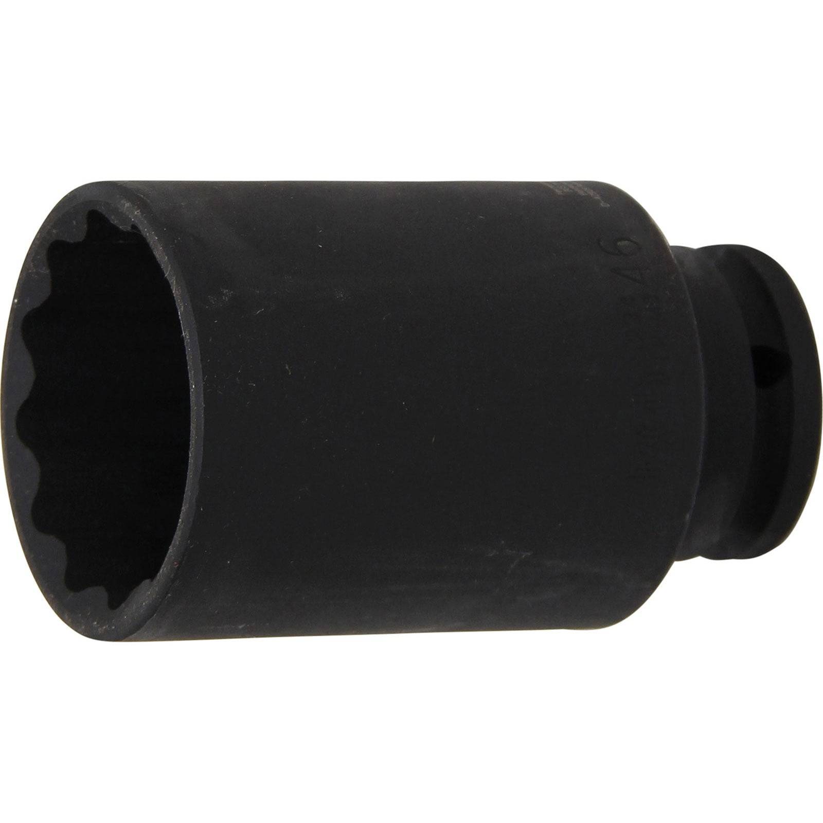 Ein schwarzer, zylindrischer Steckschlüssel-Adapter mit einer sechseckigen Öffnung, der zum Anziehen oder Lösen von Muttern und Schrauben verwendet wird.