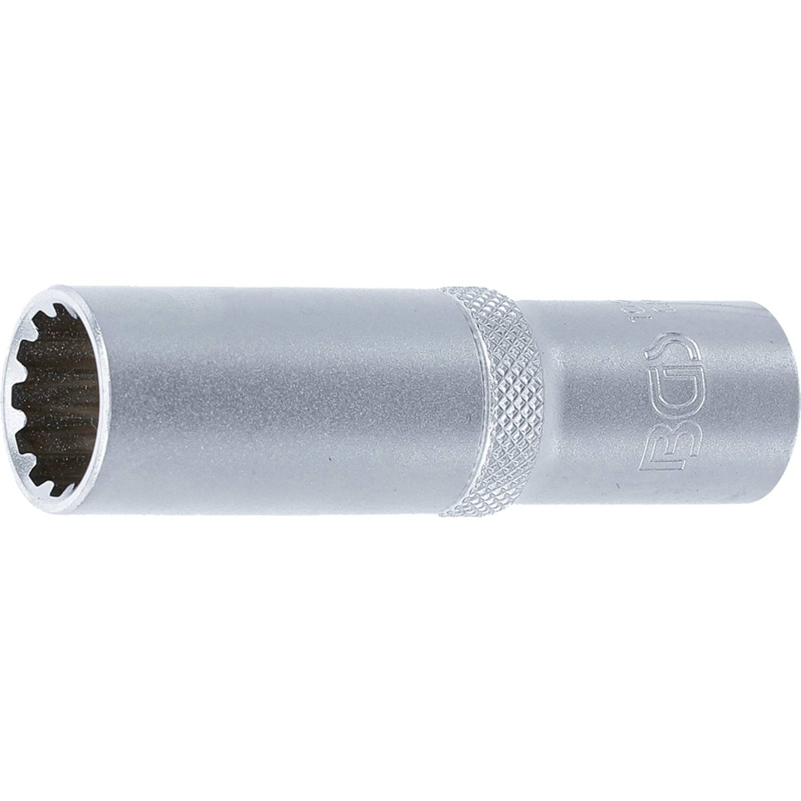 Eine silberfarbene Steckschlüssel-Aufnahme mit einem gerillten Griffbereich, die zum Anziehen oder Lösen von Muttern und Schrauben entwickelt wurde.
