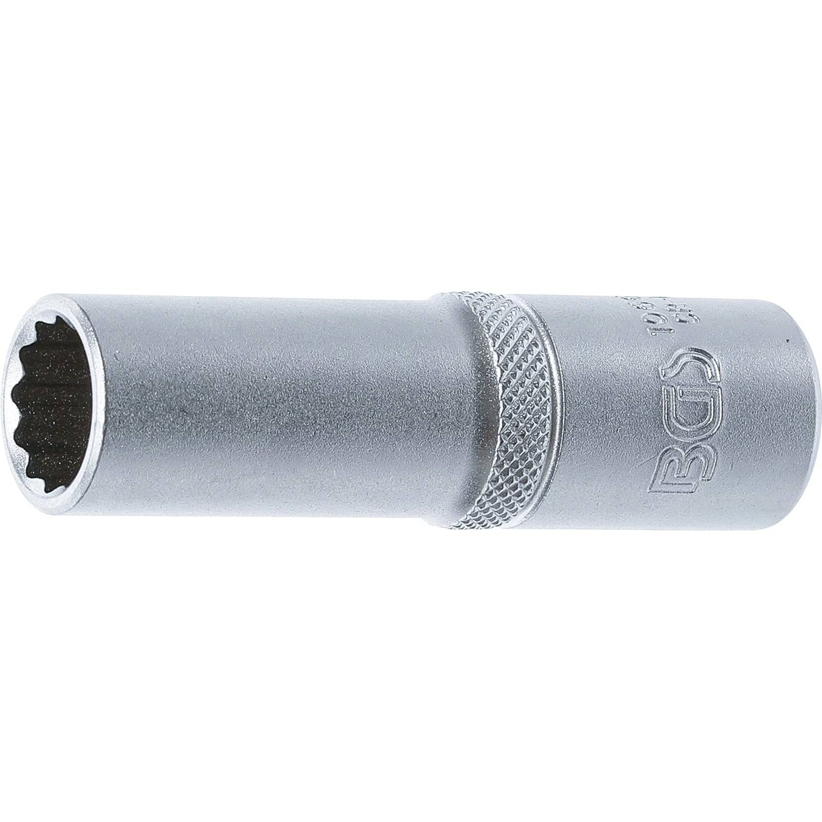 Ein metallischer Tiefnuss-Schraubenschlüssel mit einer gerillten Griffoberfläche und einer 12-Punkt-Öffnung, wahrscheinlich für mechanische oder automotive Reparaturen verwendet.