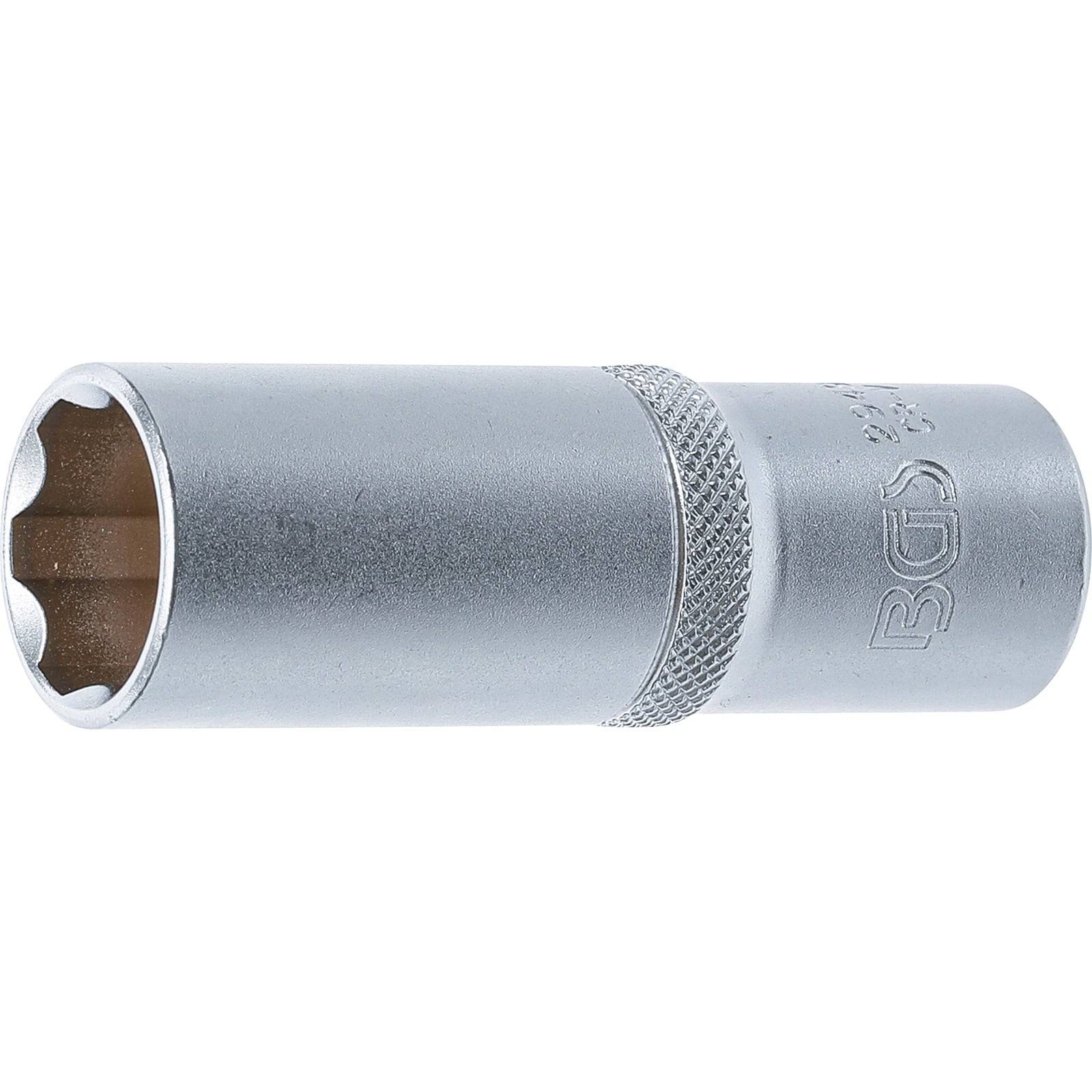 Ein silberner, zylindrischer Steckschlüsseleinsatz mit strukturiertem Griff und sechseckiger Öffnung, der zum Anziehen oder Lösen von Muttern und Schrauben verwendet wird.