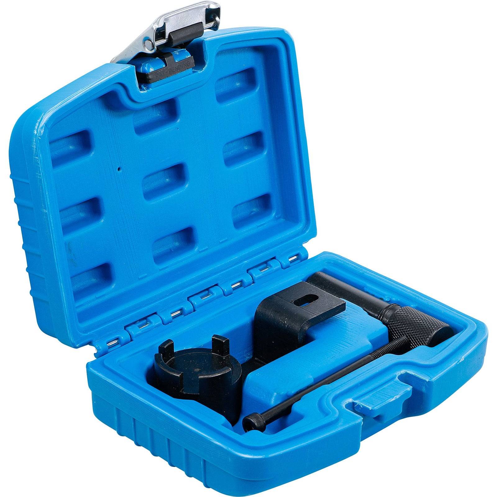 Ein blauer Plastikkoffer, der einen Rohrabschneider mit einem Spannmechanismus und Ersatzteil enthält.